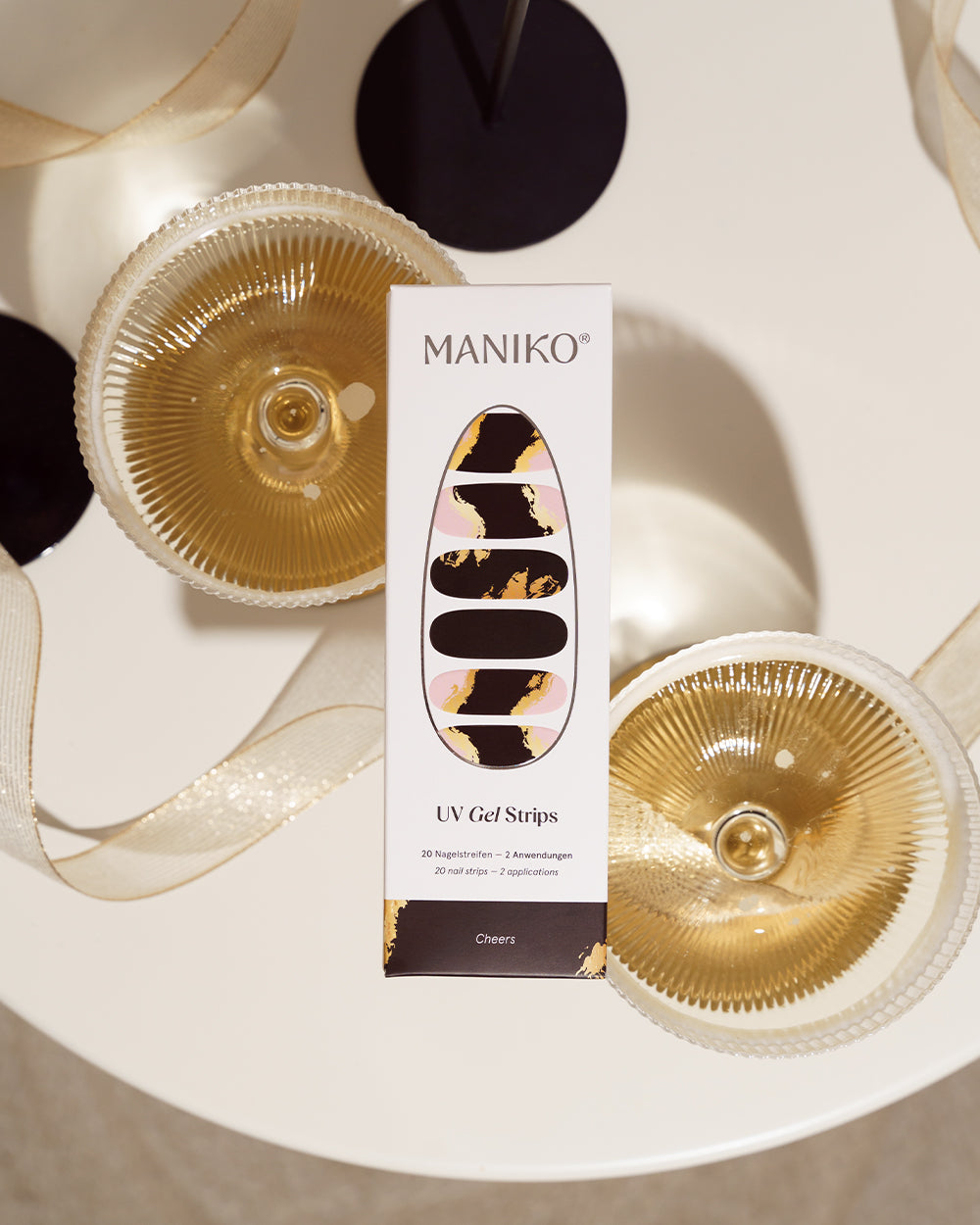 maniko-cheers-uv-gel-strips-party-design image 6