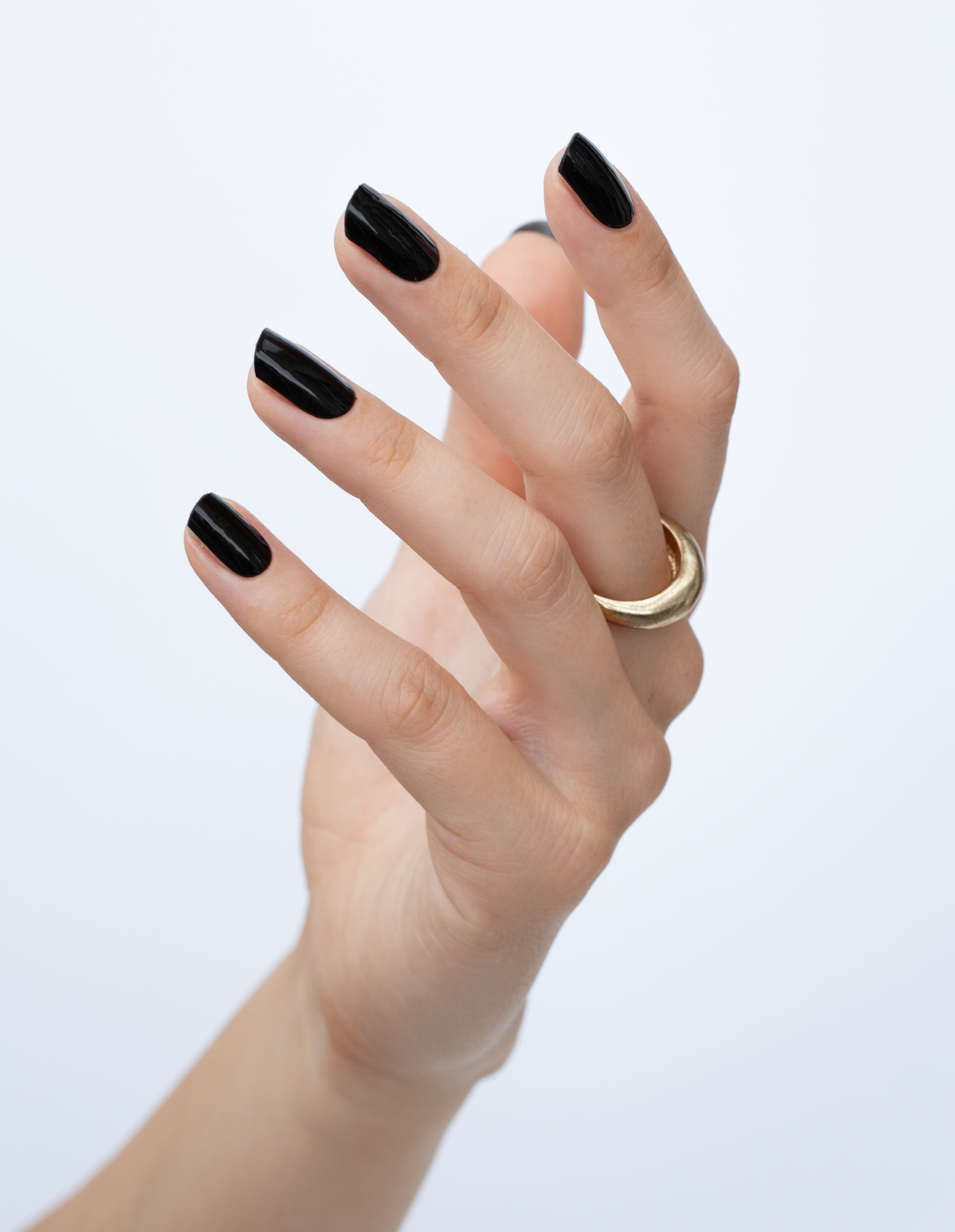 miss-sophie-black-velvet-nagelfolien-schwarz-elegant image 2