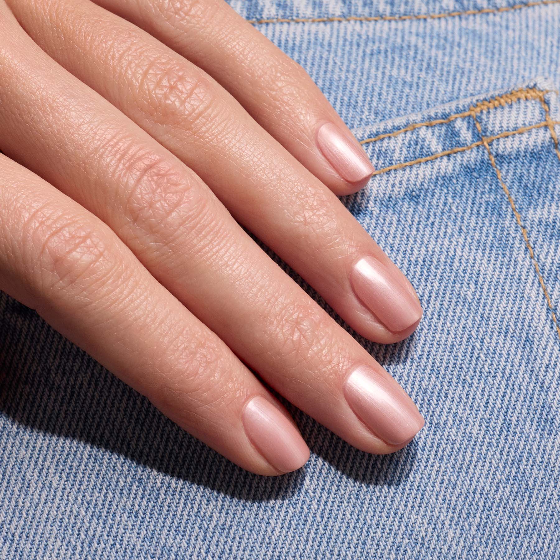 manucurist-green-nagellack-carnation image 4