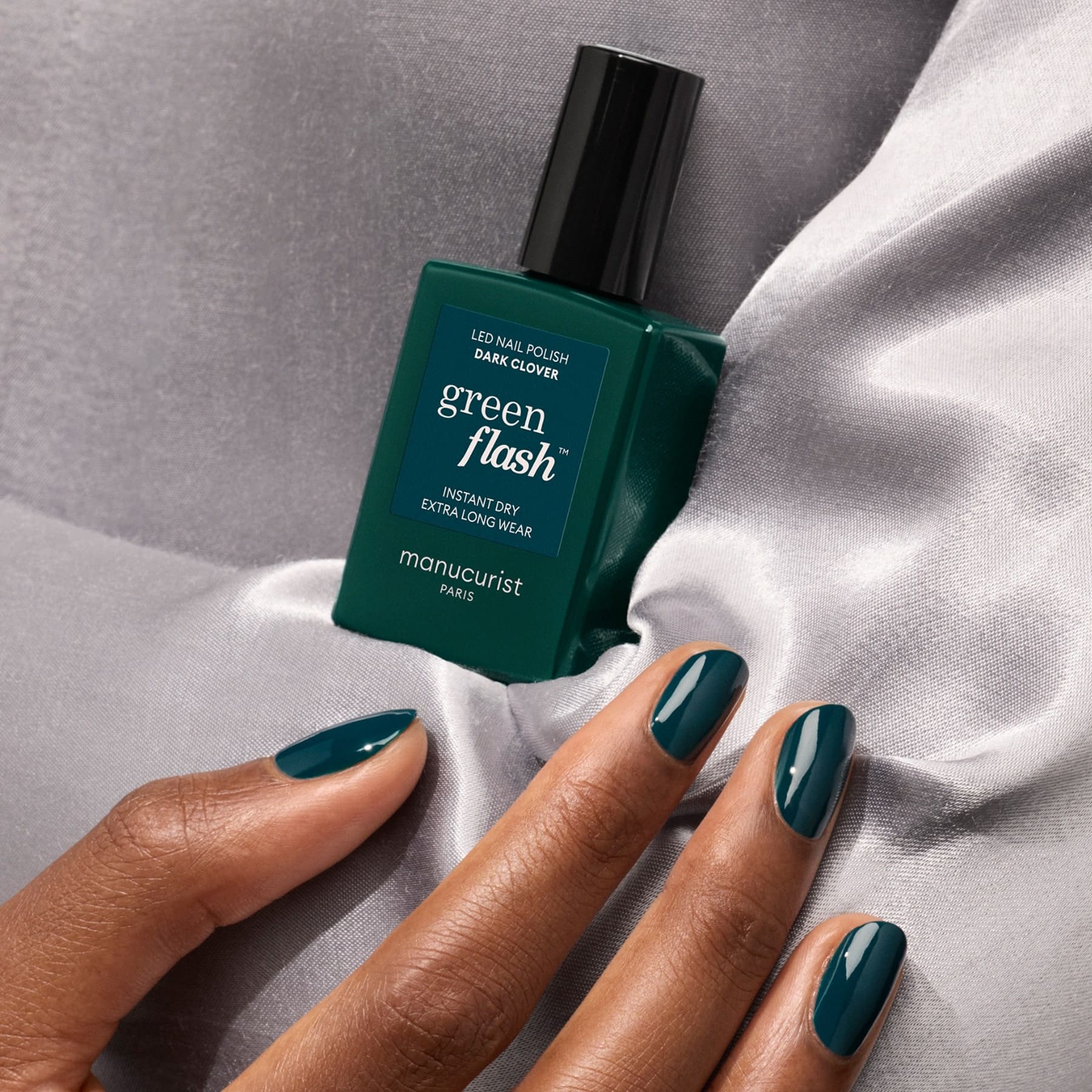 manucurist-green-flash-gel-nagellack-dark-clover-blaugr-n image 4