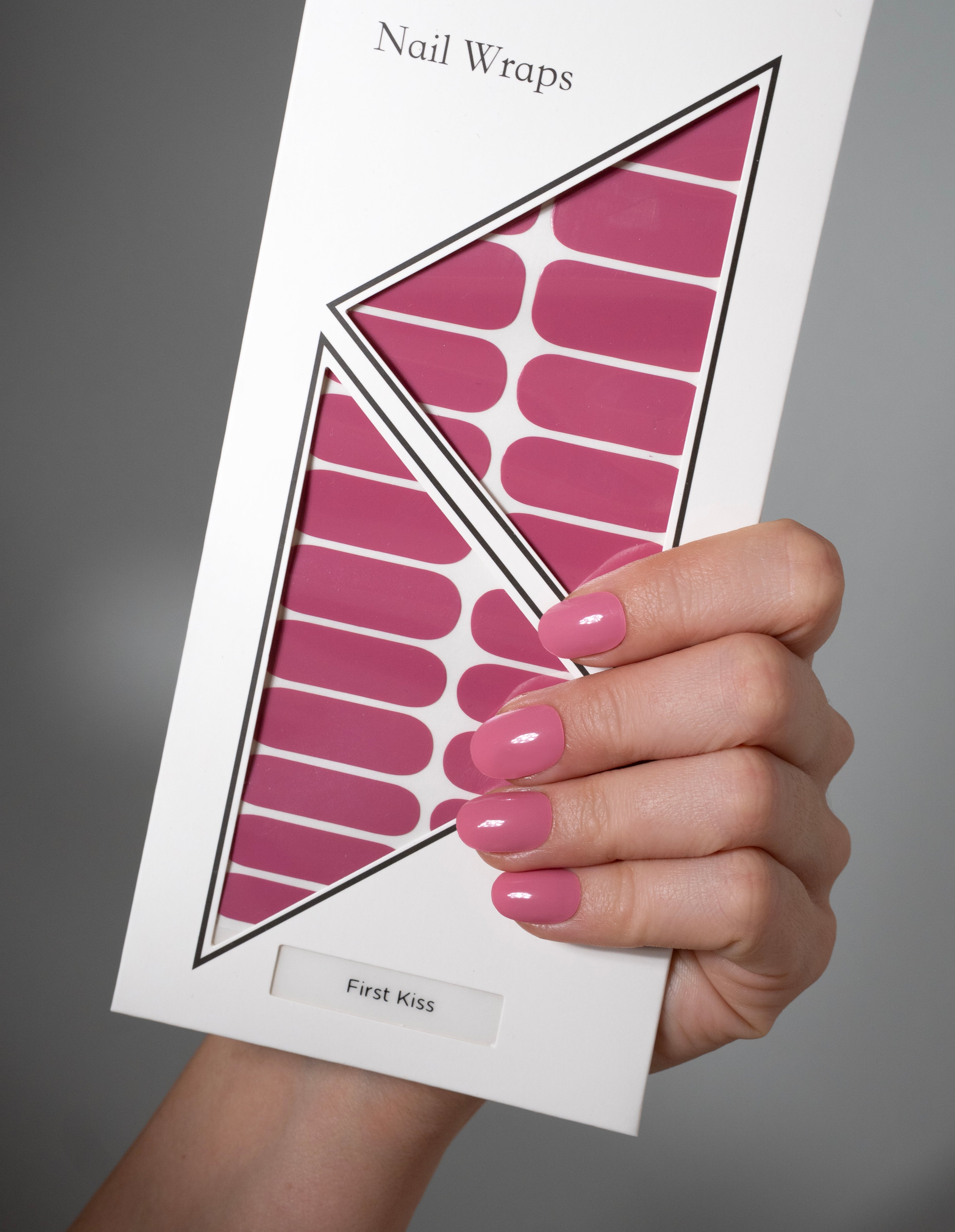 miss-sophie-first-kiss-nail-wraps-strahlendes-rosa image 4