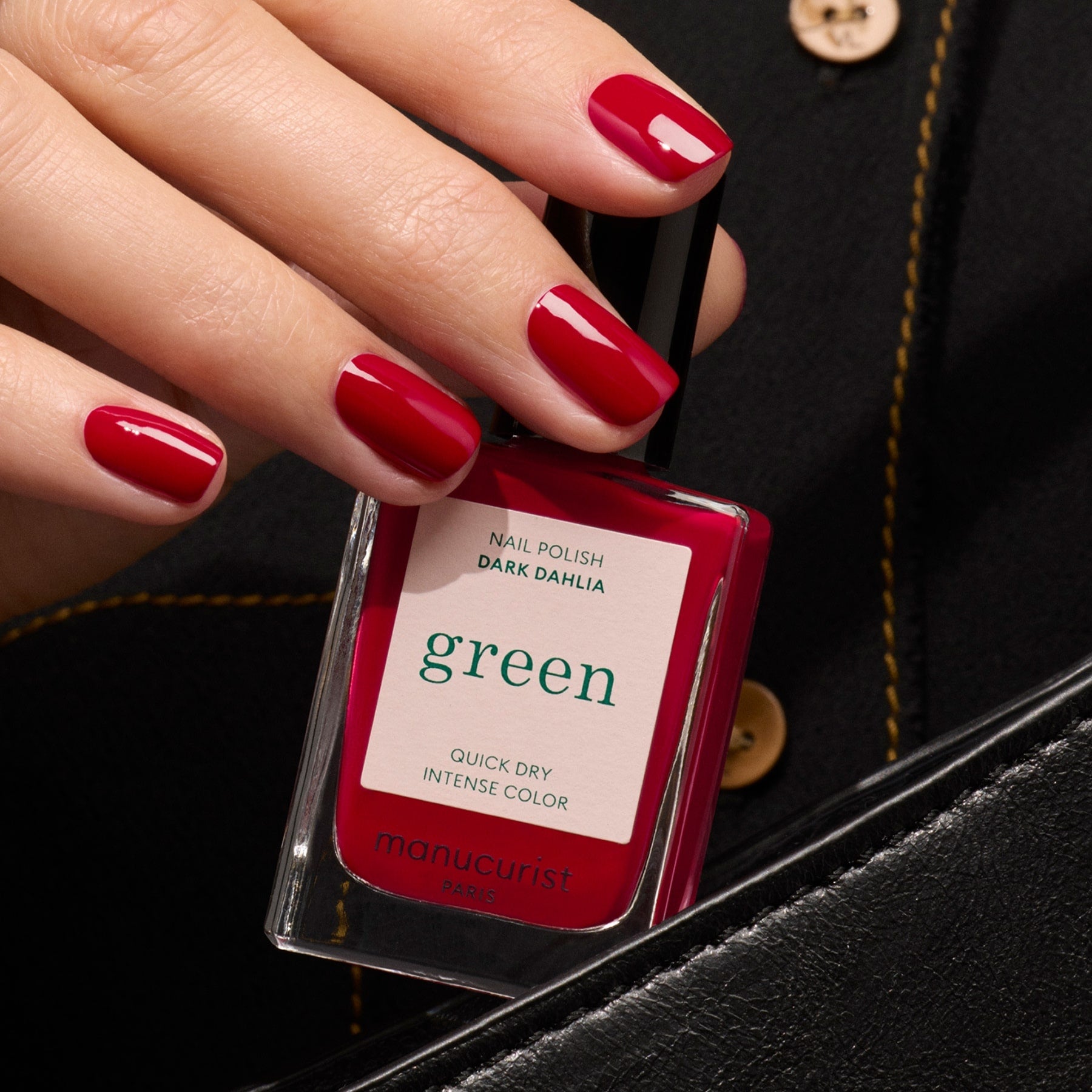 manucurist-green-dark-dahlia-klassischer-nagellack-dunkelrot image 4