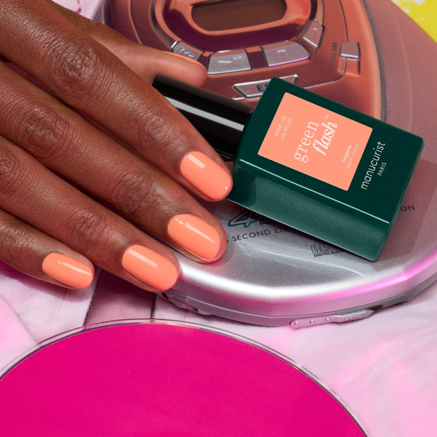 manucurist-green-flash-tangerine-semipermanent-lack-hellneon-orange image 3