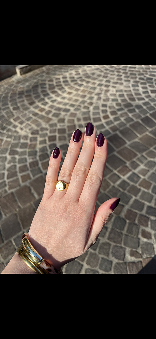 Edles dunkles Violett