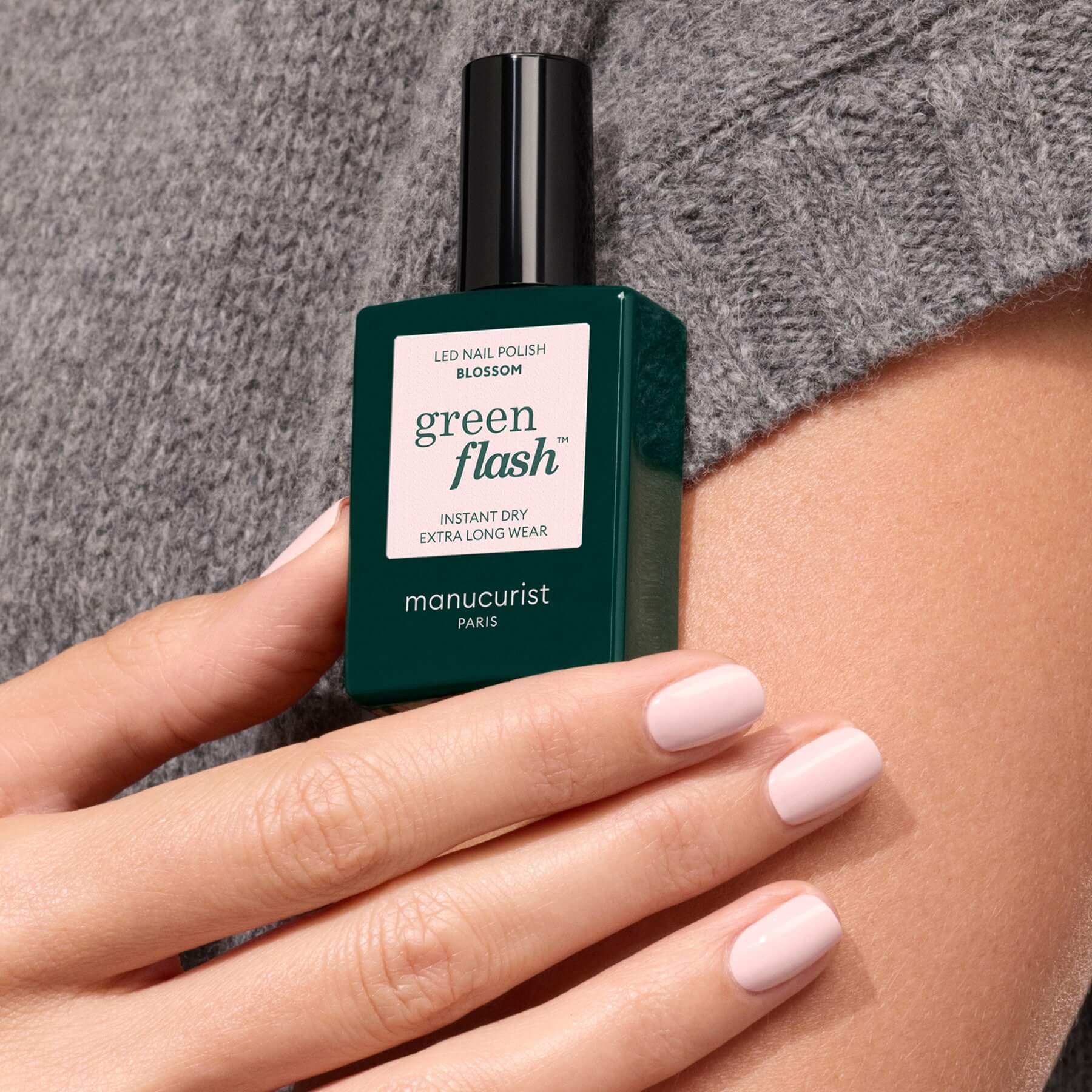 manucurist-green-flash-blossom-semi-permanenter-gel-lack-hellrosa image 4