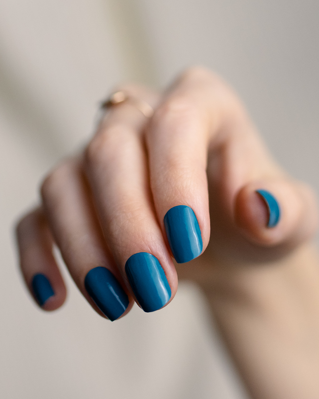 miss-sophie-petrol-velvet-uv-gel-nagelfolie-tiefes-petrol image 3