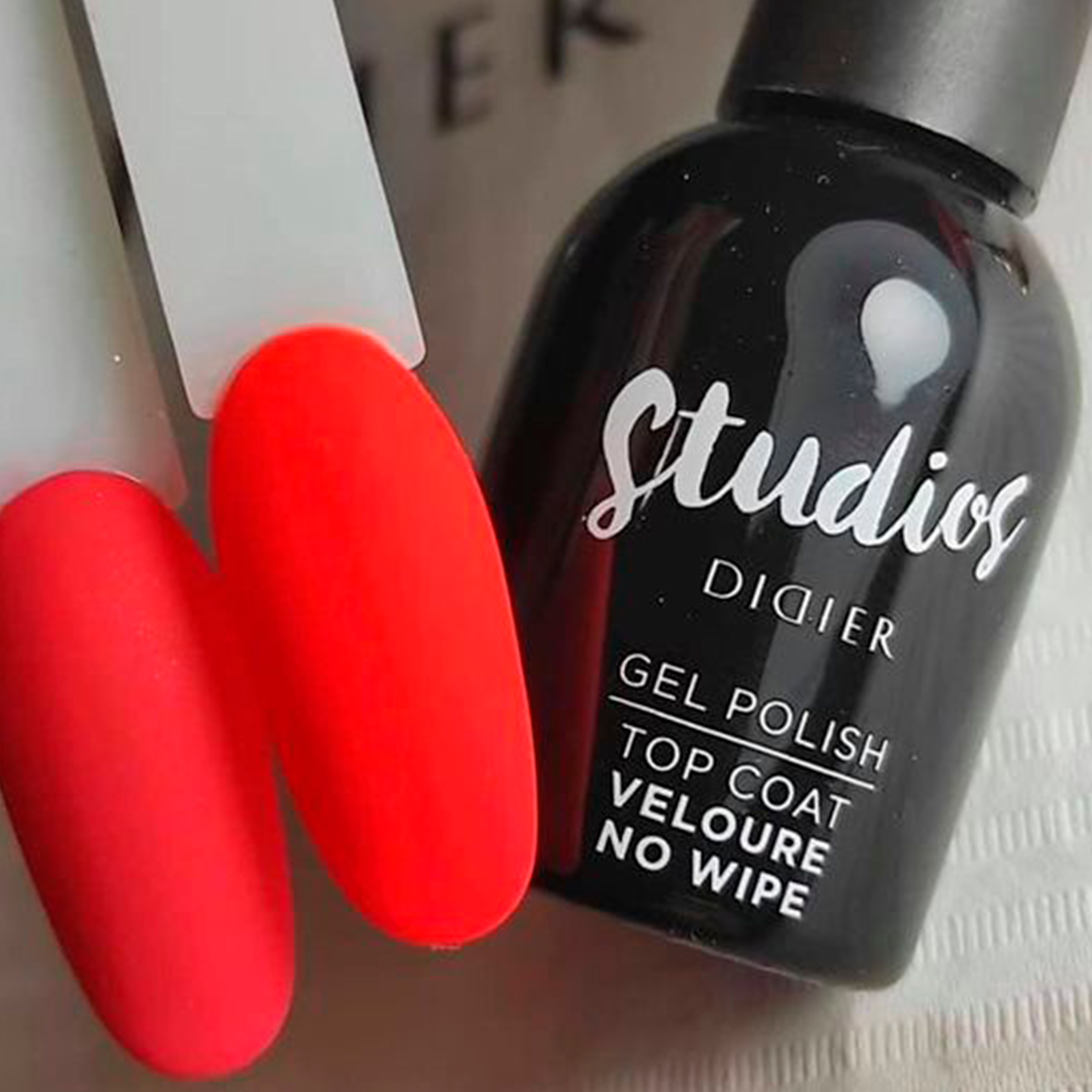 didier-lab-studios-matt-veloure-no-wipe-uv-top-coat-hema-tpo-frei-10ml image 4