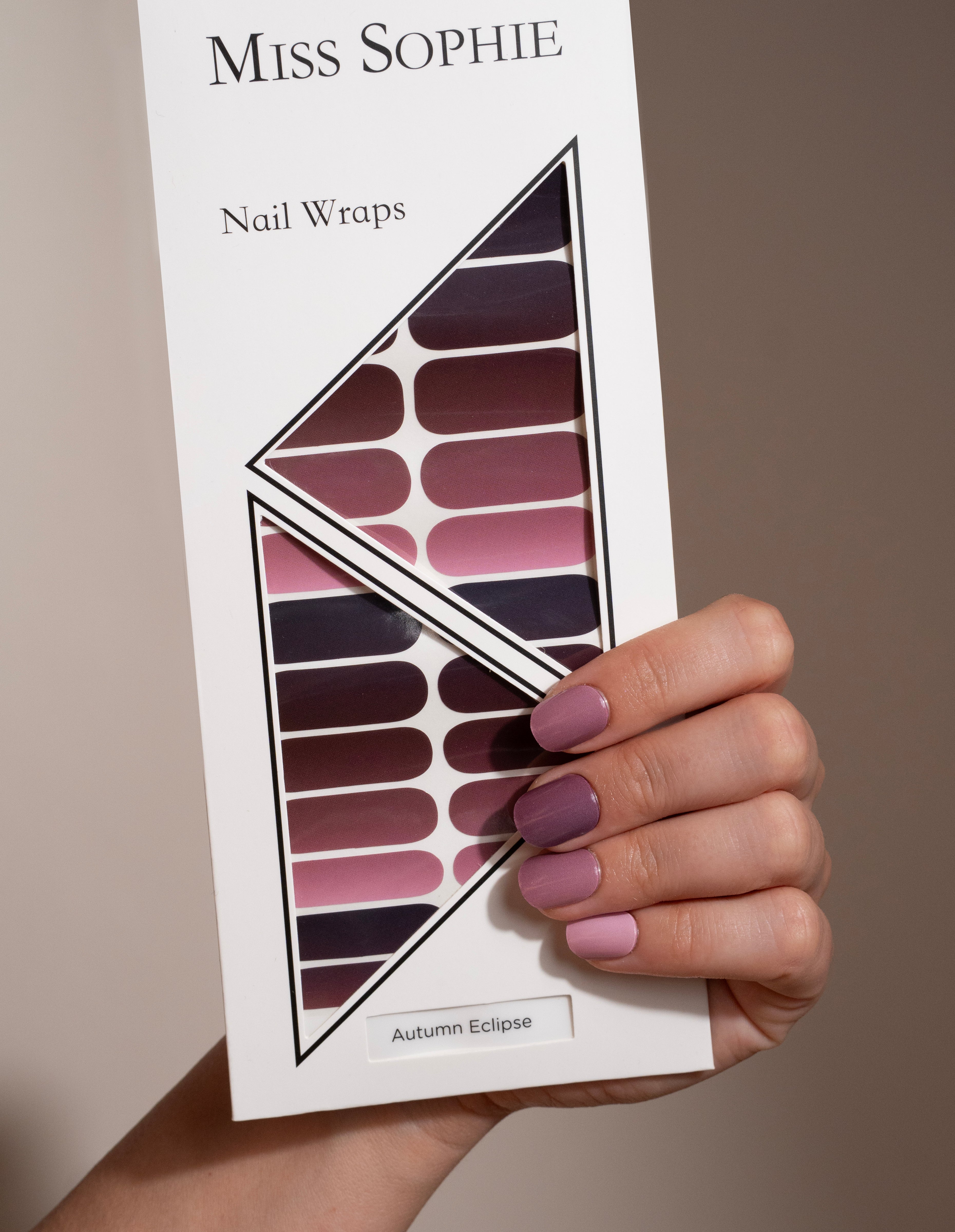 miss-sophie-autumn-eclipse-nagelfolien image 4