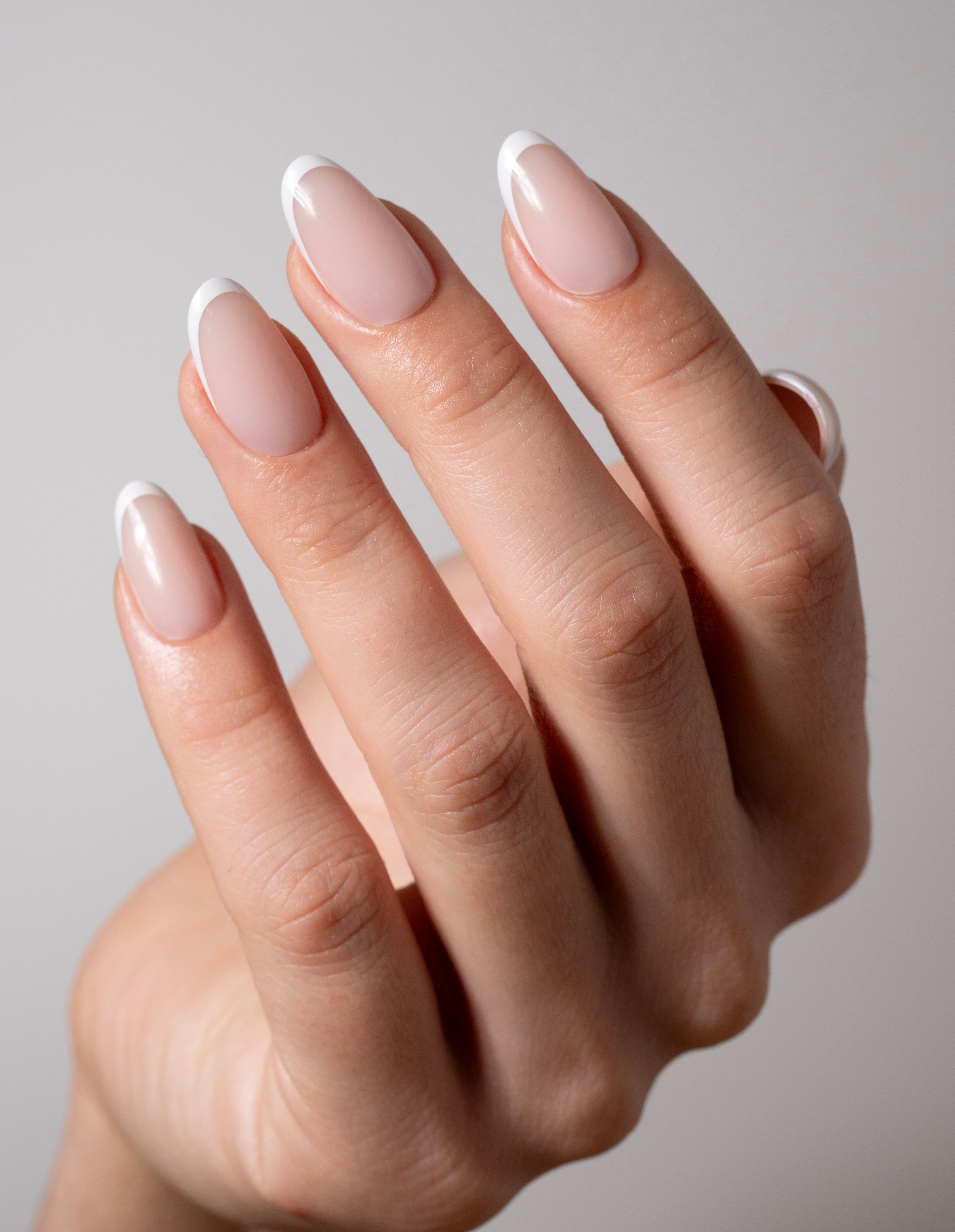 miss-sophie-french-tips-press-on-nails-medium-round image 3
