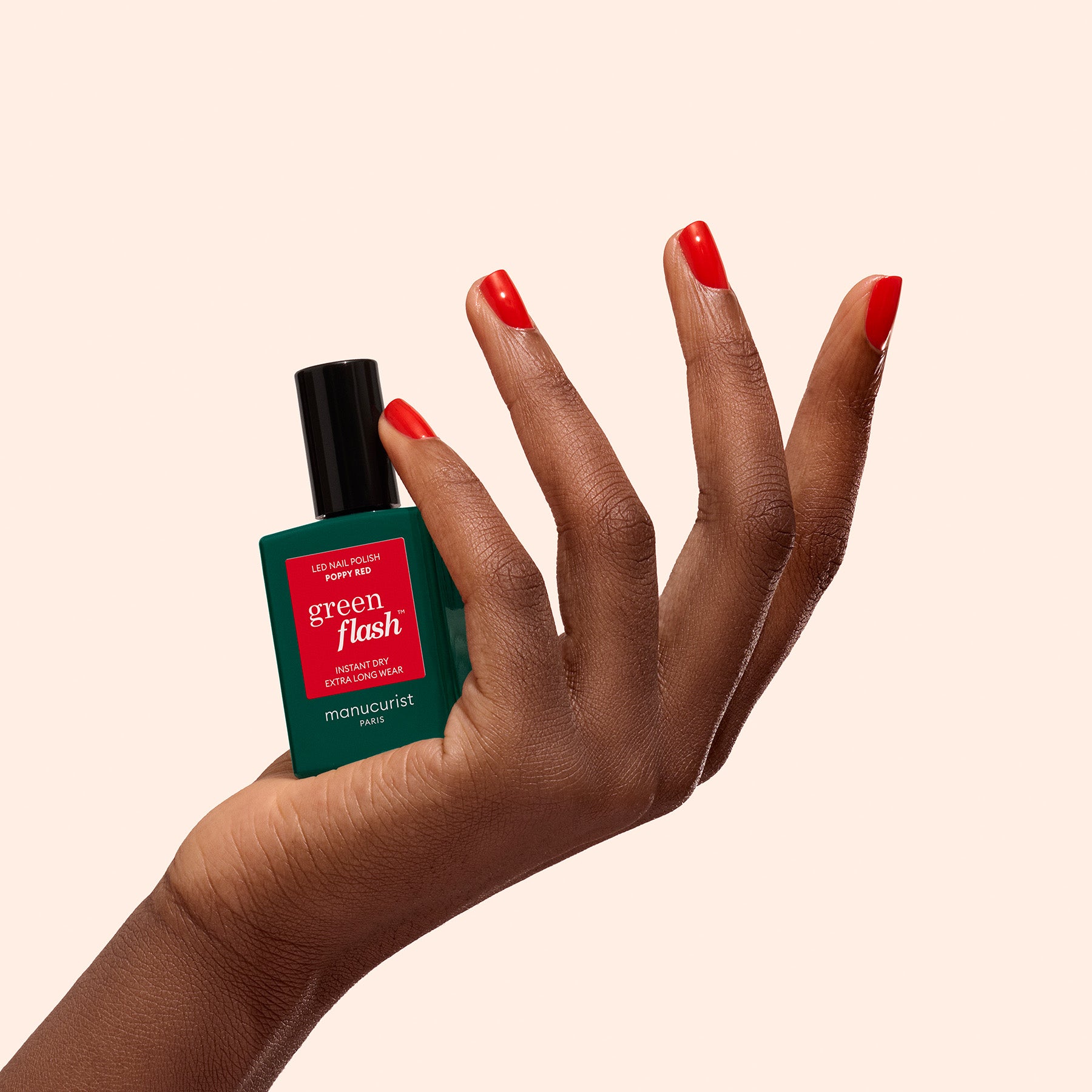 manucurist-green-flash-poppy-red-semi-permanenter-nagellack-orangerot image 3