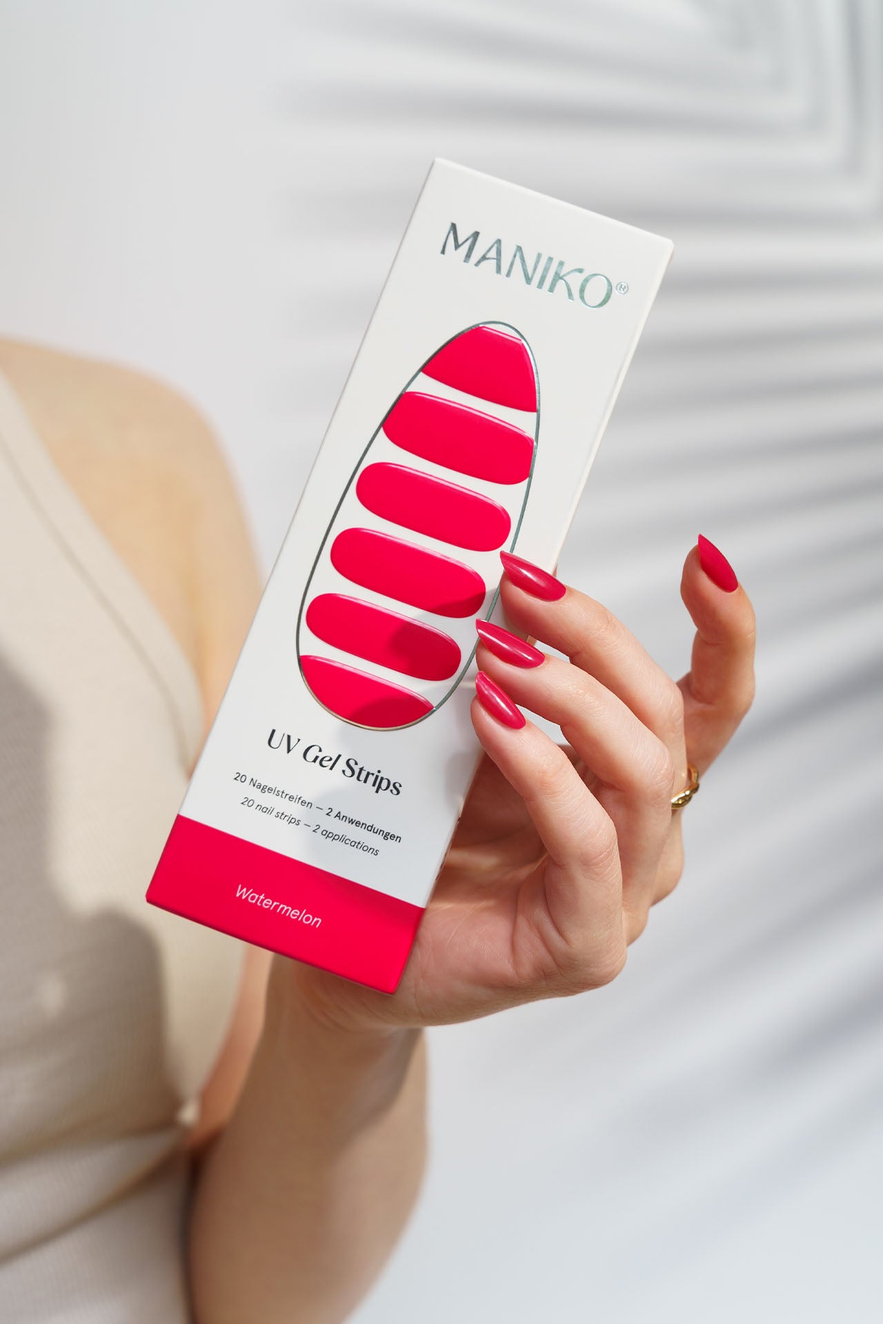 maniko-watermelon-uv-gel-strips image 4