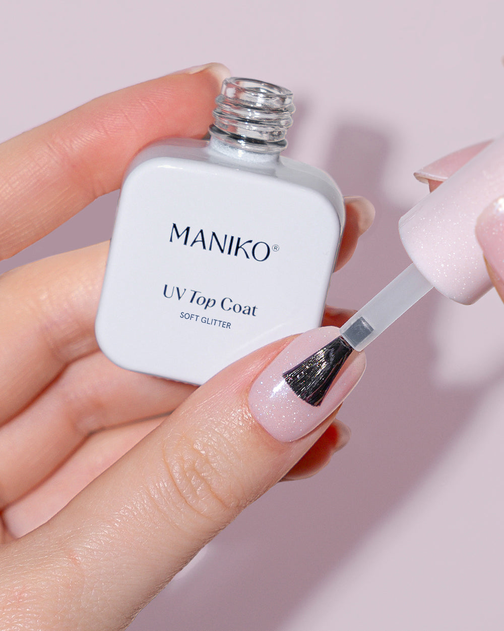 maniko-uv-top-coat-soft-glitter-zubeh-r-glitzer-finish image 3