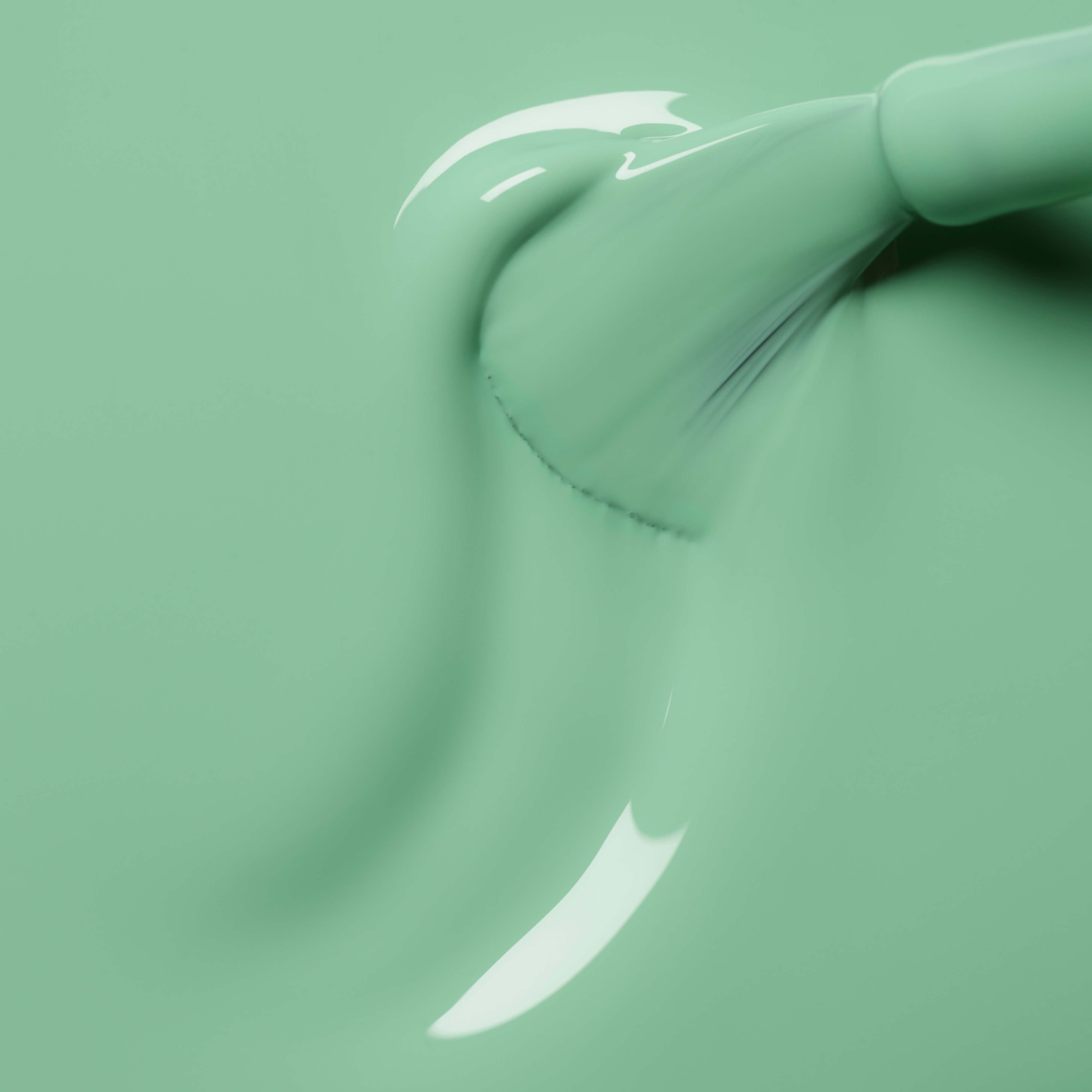 manucurist-green-flash-amande-halbpermanenter-gel-nagellack-mintgr-n image 4