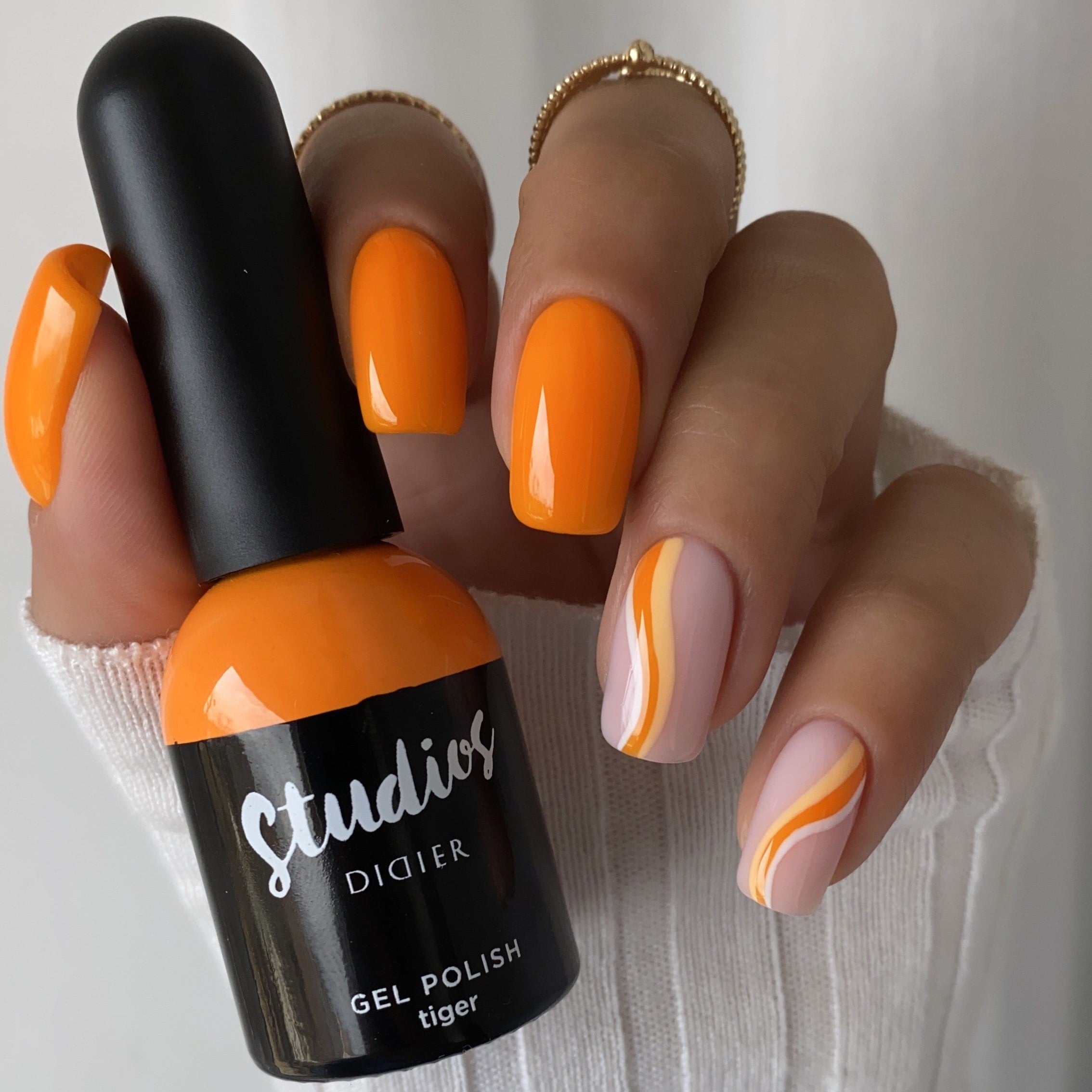 didier-lab-studios-didier-uv-nagellack-tiger-orange-8ml image 2