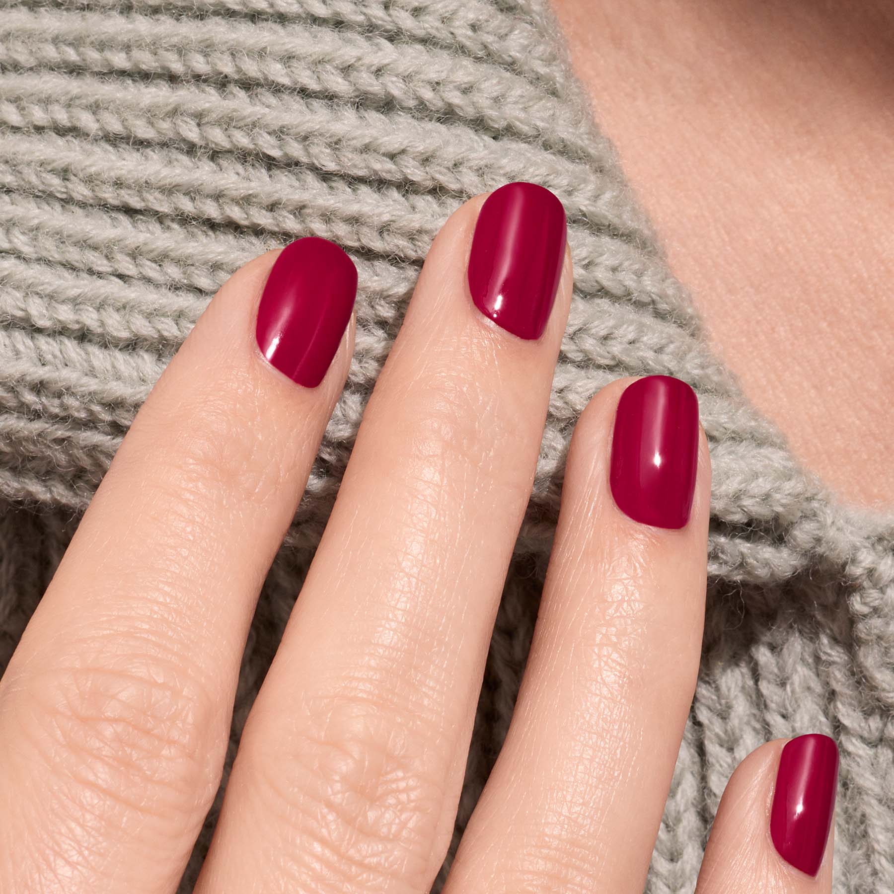 manucurist-green-flash-violeta-gel-nagellack-ros-violett-bordeaux image 3