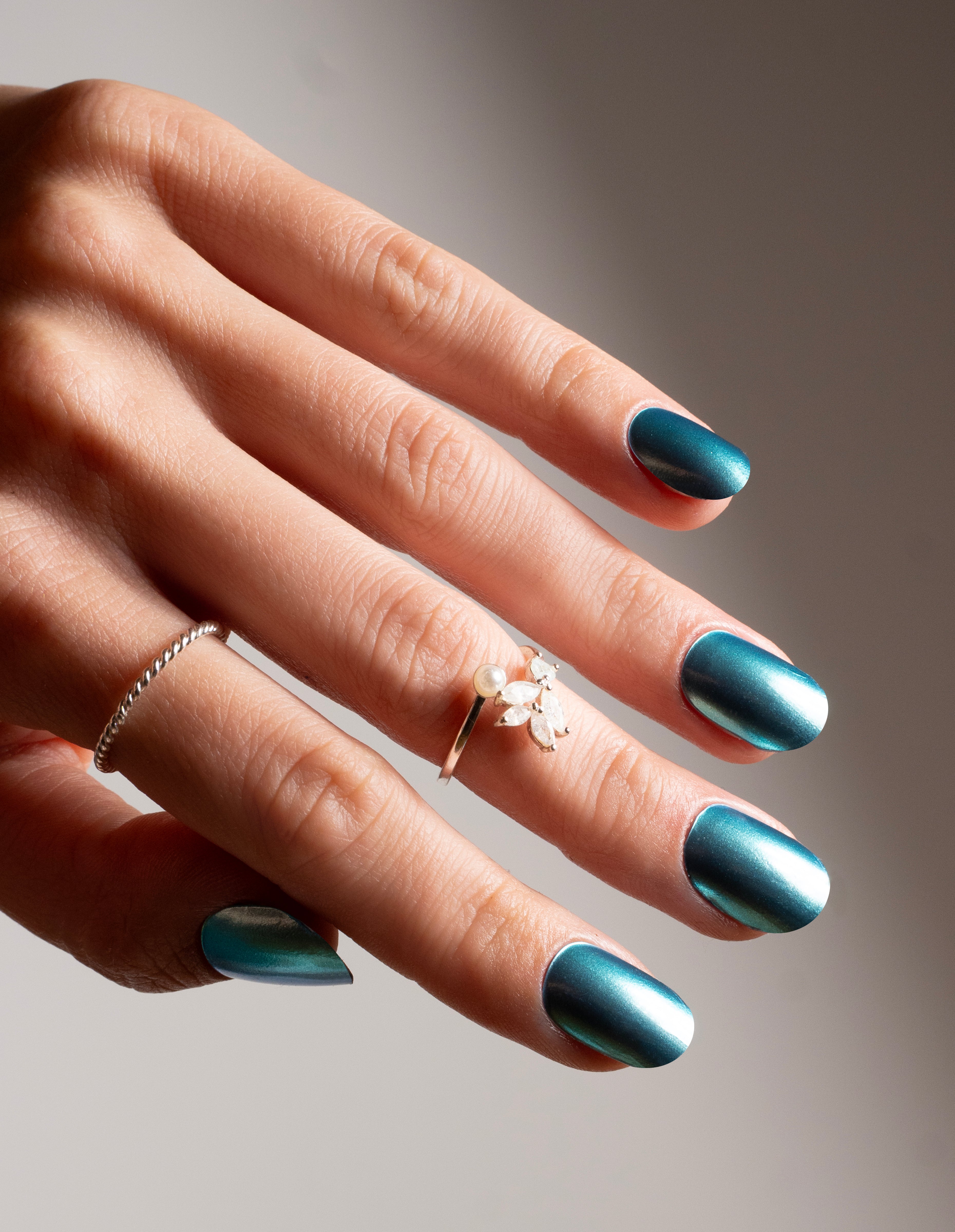 miss-sophie-ocean-chrome-uv-gel-wraps-meeres-schimmer image 3