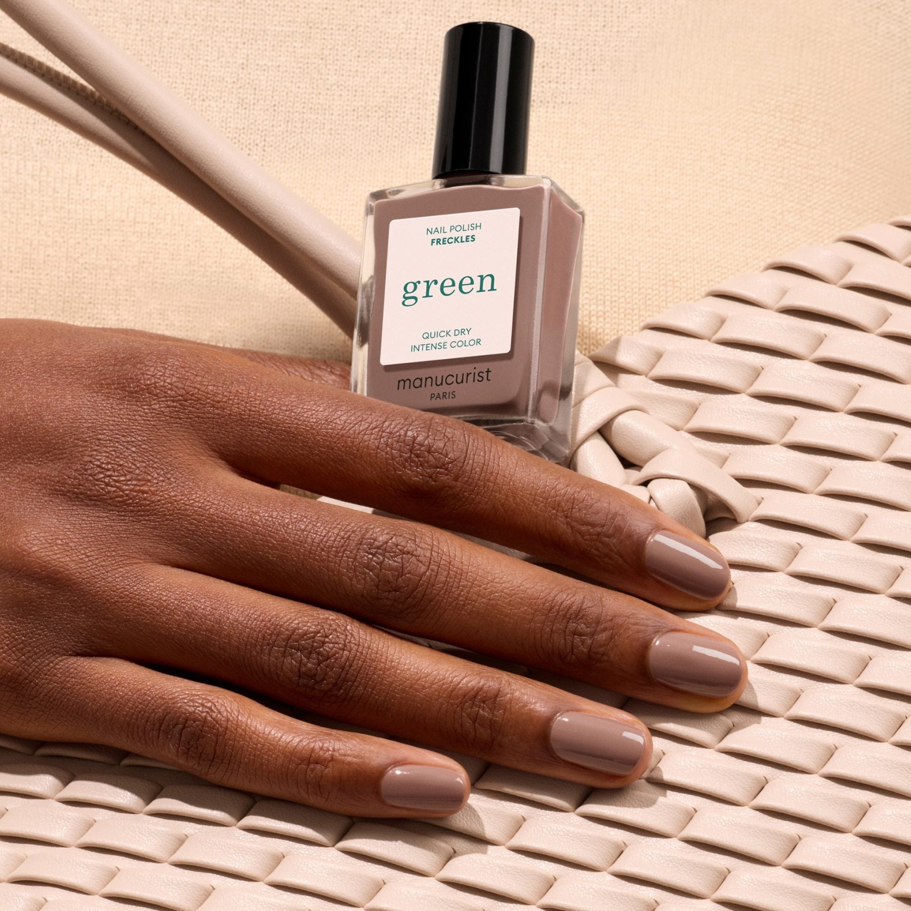 manucurist-green-freckles-nagellack-braun-mit-k-hlem-unterton image 3