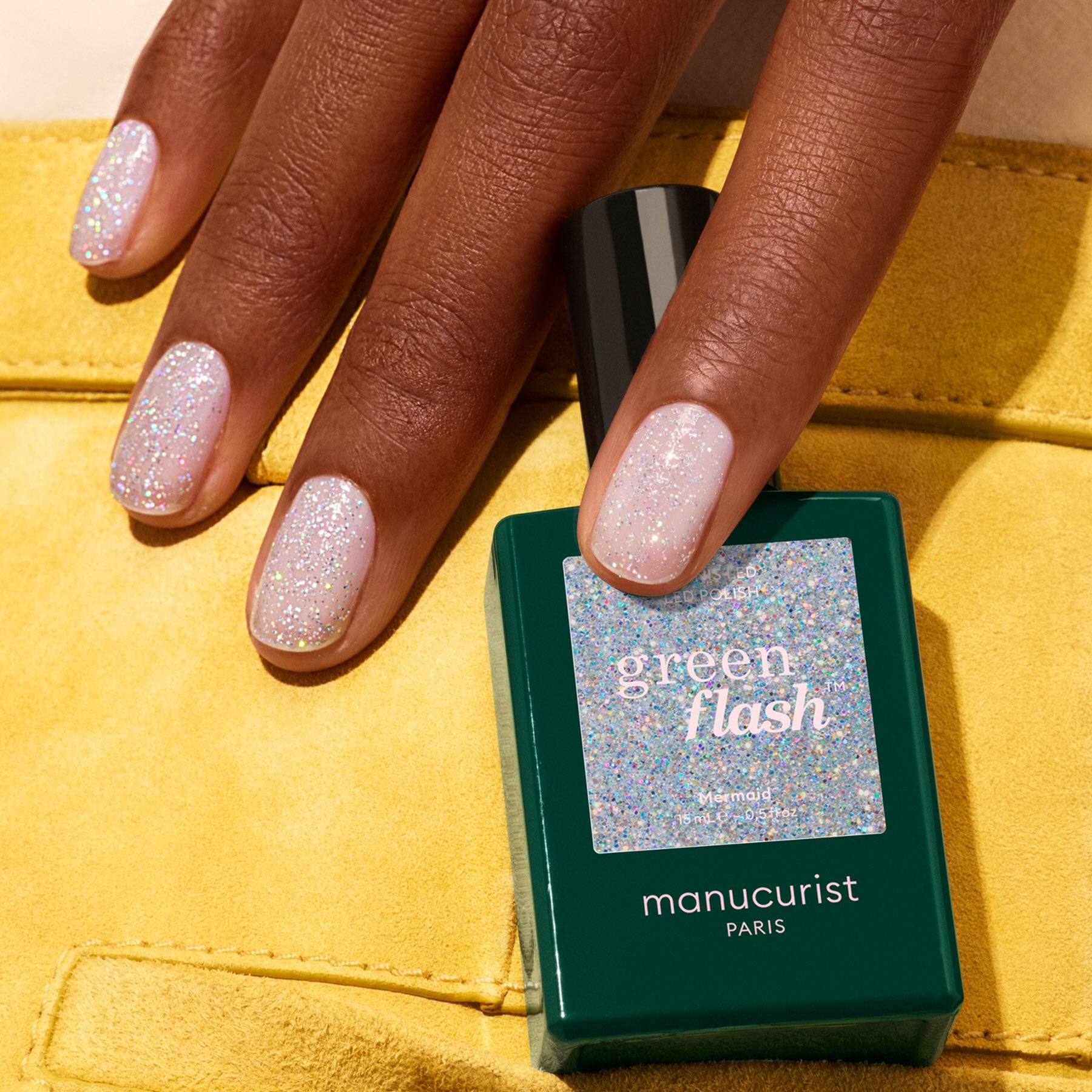 manucurist-green-flash-gellack-mermaid-holografisch-glitter image 5