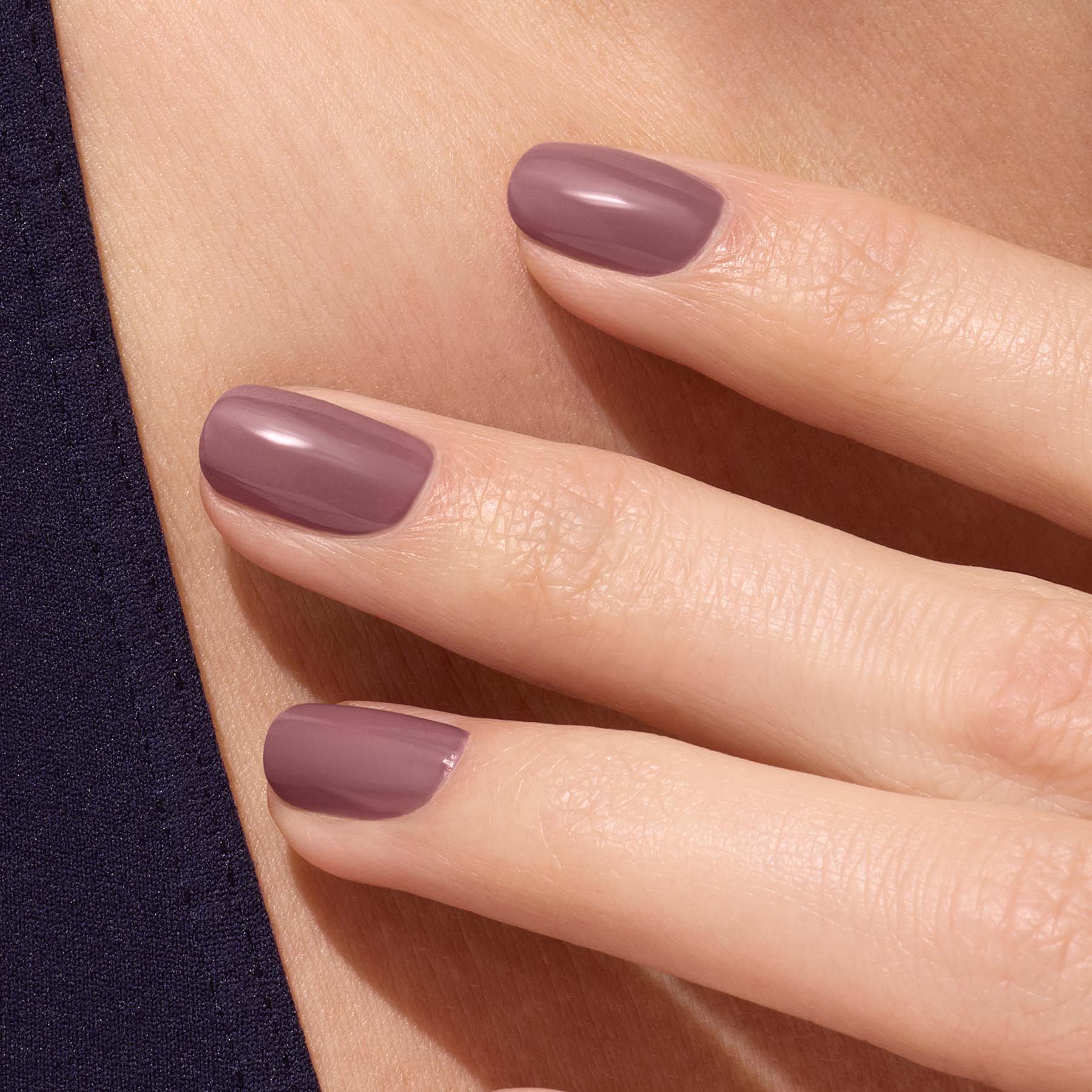manucurist-green-rose-mountbatten-nagellack-ros-taupe image 2