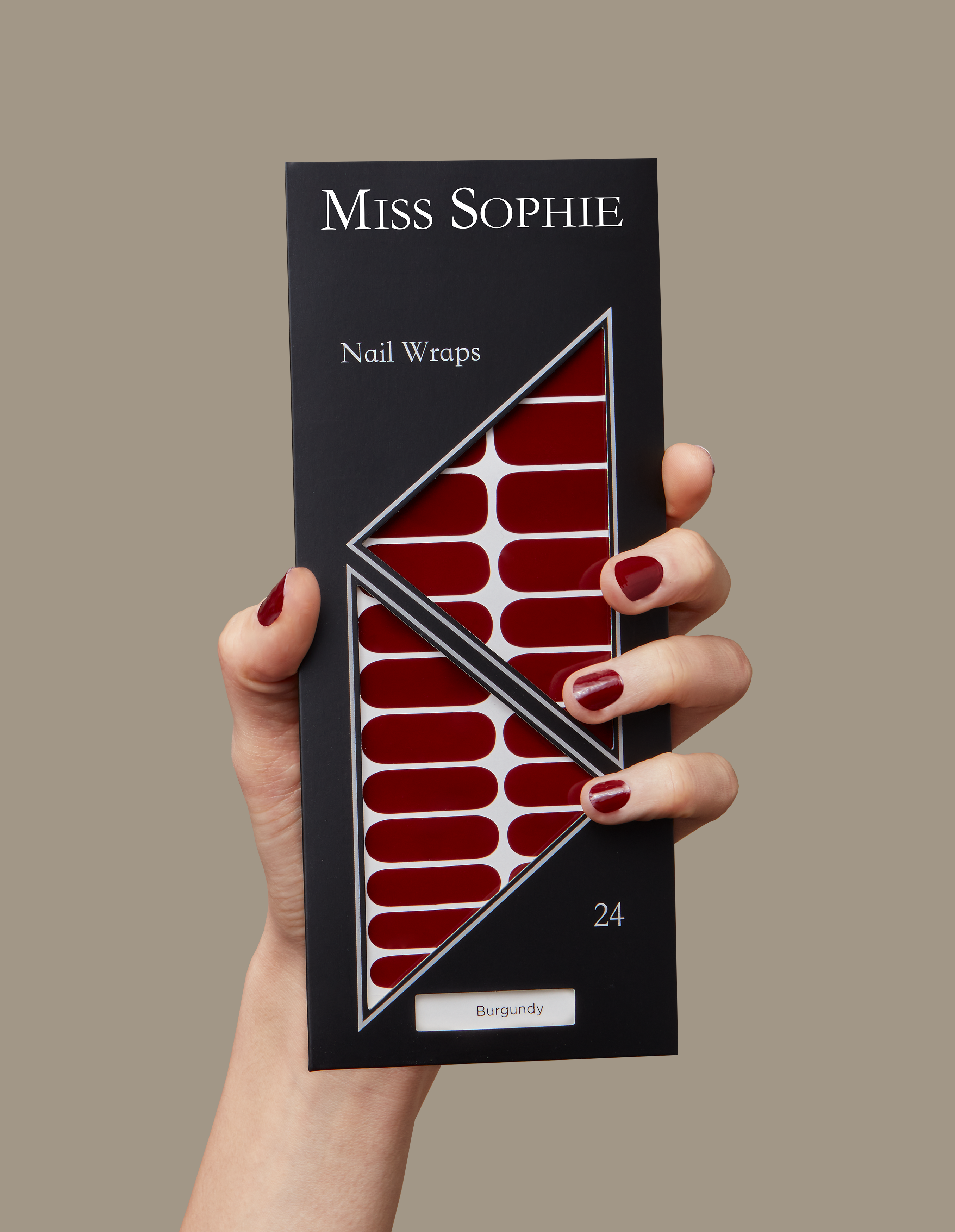 miss-sophie-burgundy-nagelfolien-dunkelrot image 4