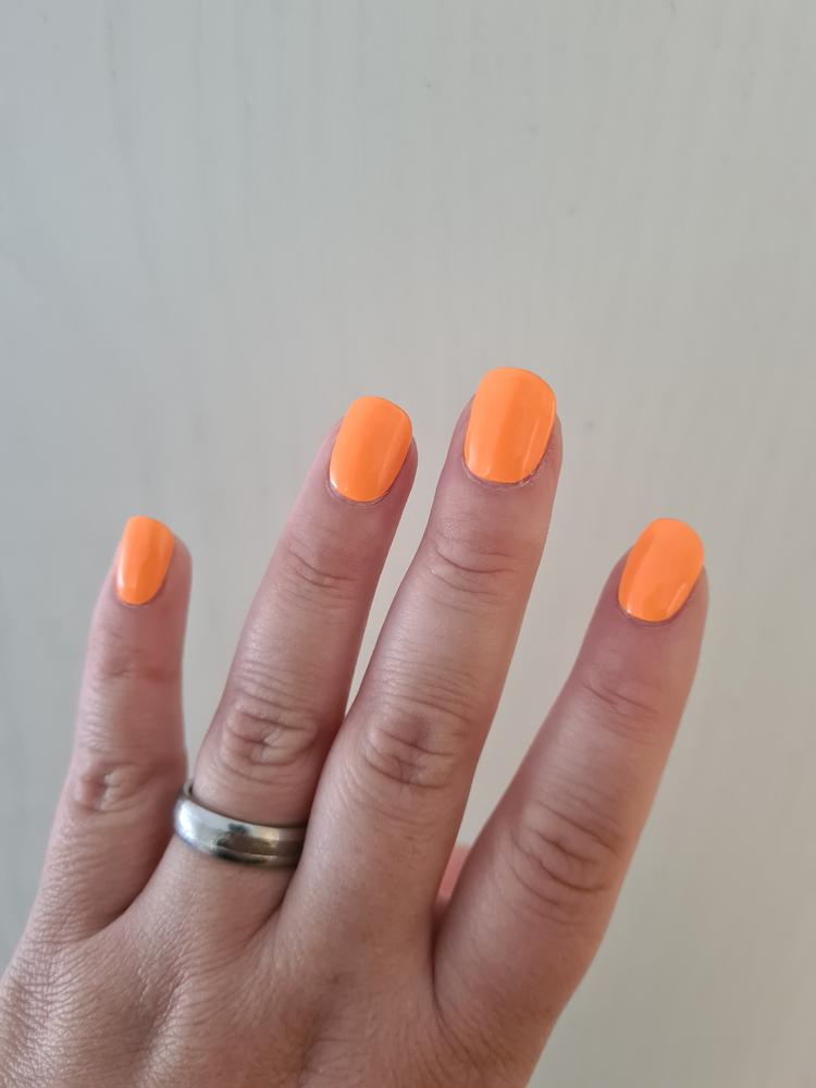 Knallige Farbe, hält super