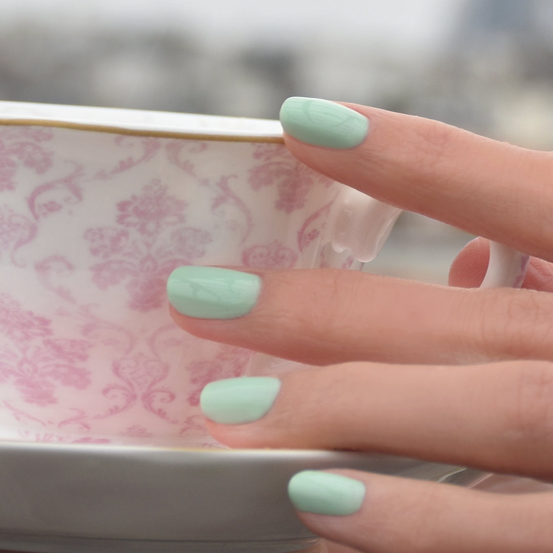 manucurist-mint-green-flash-gel-nagellack image 3