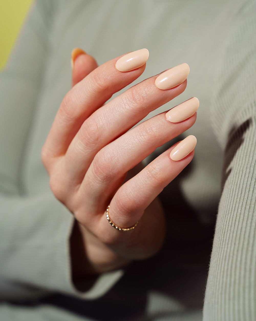 maniko-shimmery-nude-uv-gel-strips image 2