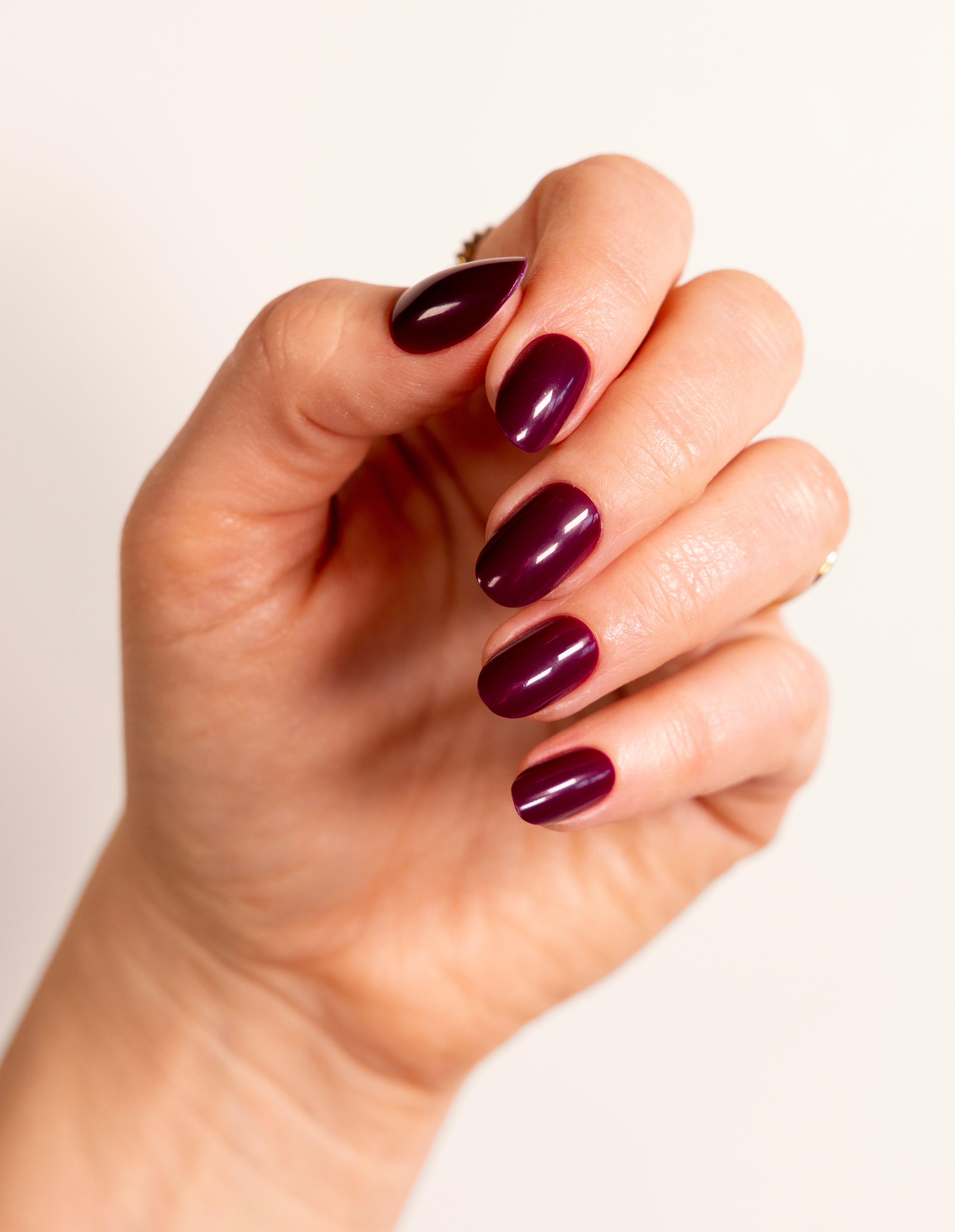 miss-sophie-berry-press-on-nails-short-round image 3