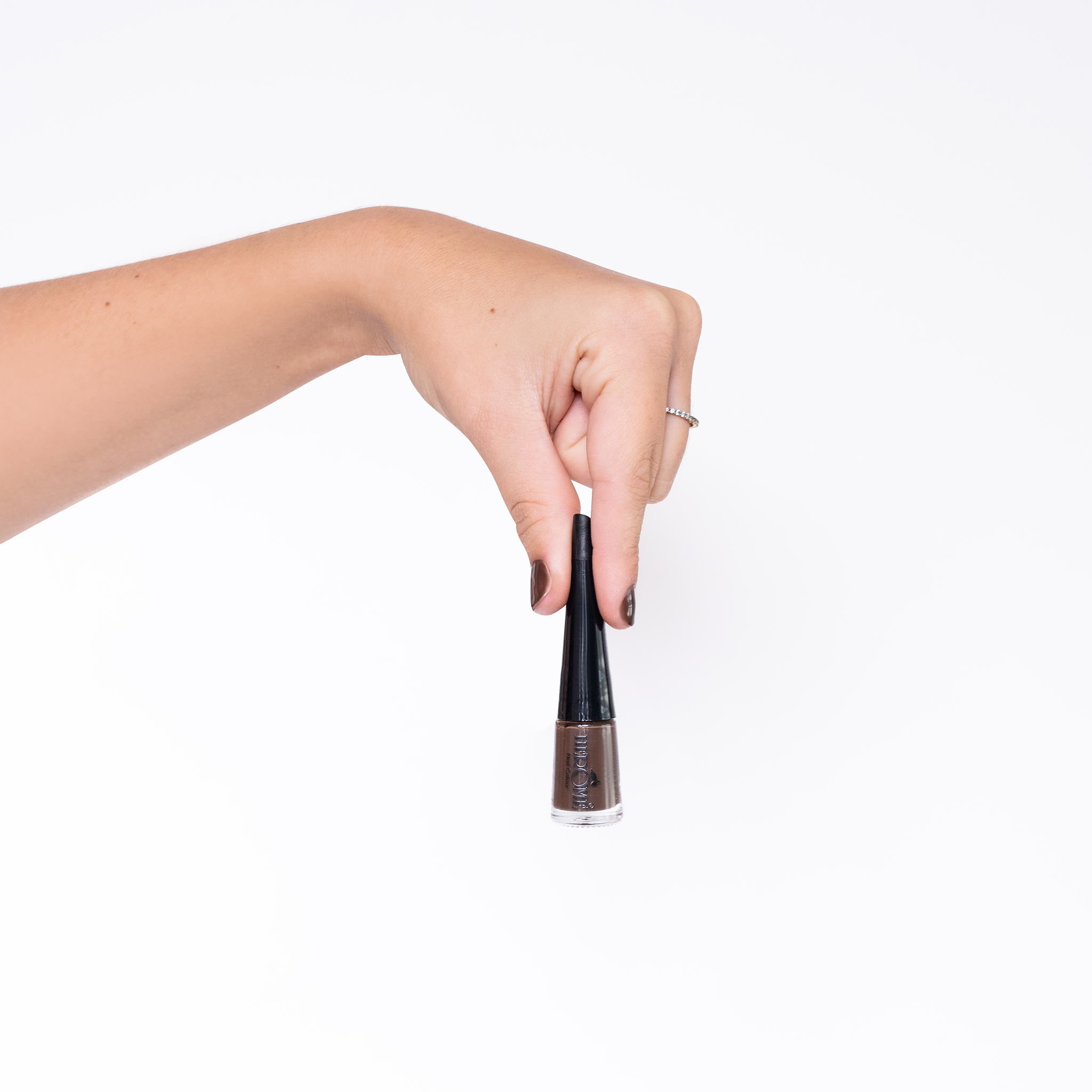 her-me-nagelfarbe-67-zum-mitnehmen-take-away-nagellack-4-ml image 2
