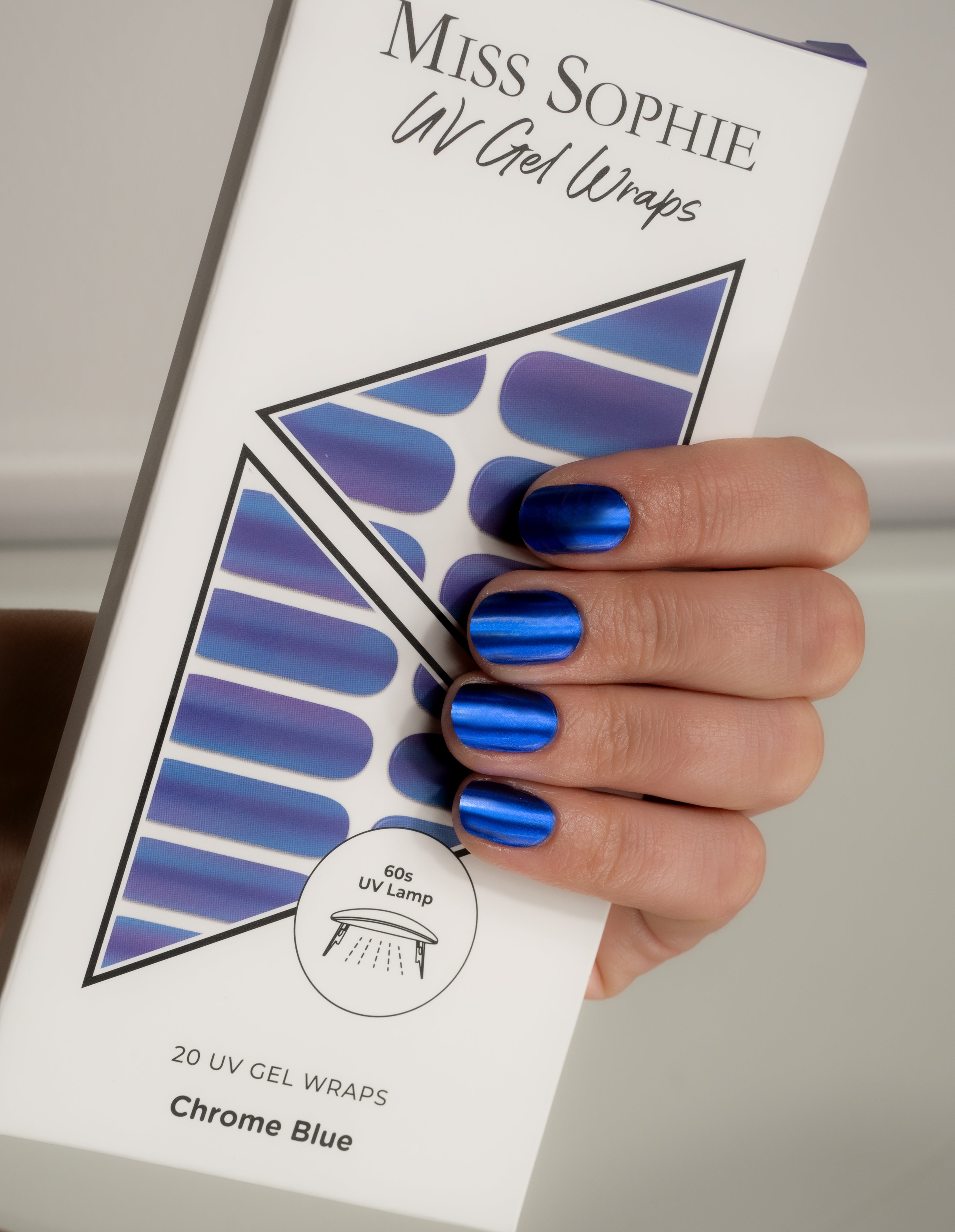 miss-sophie-chrome-blue-uv-gel-nagelfolie-metallisch-blau image 6