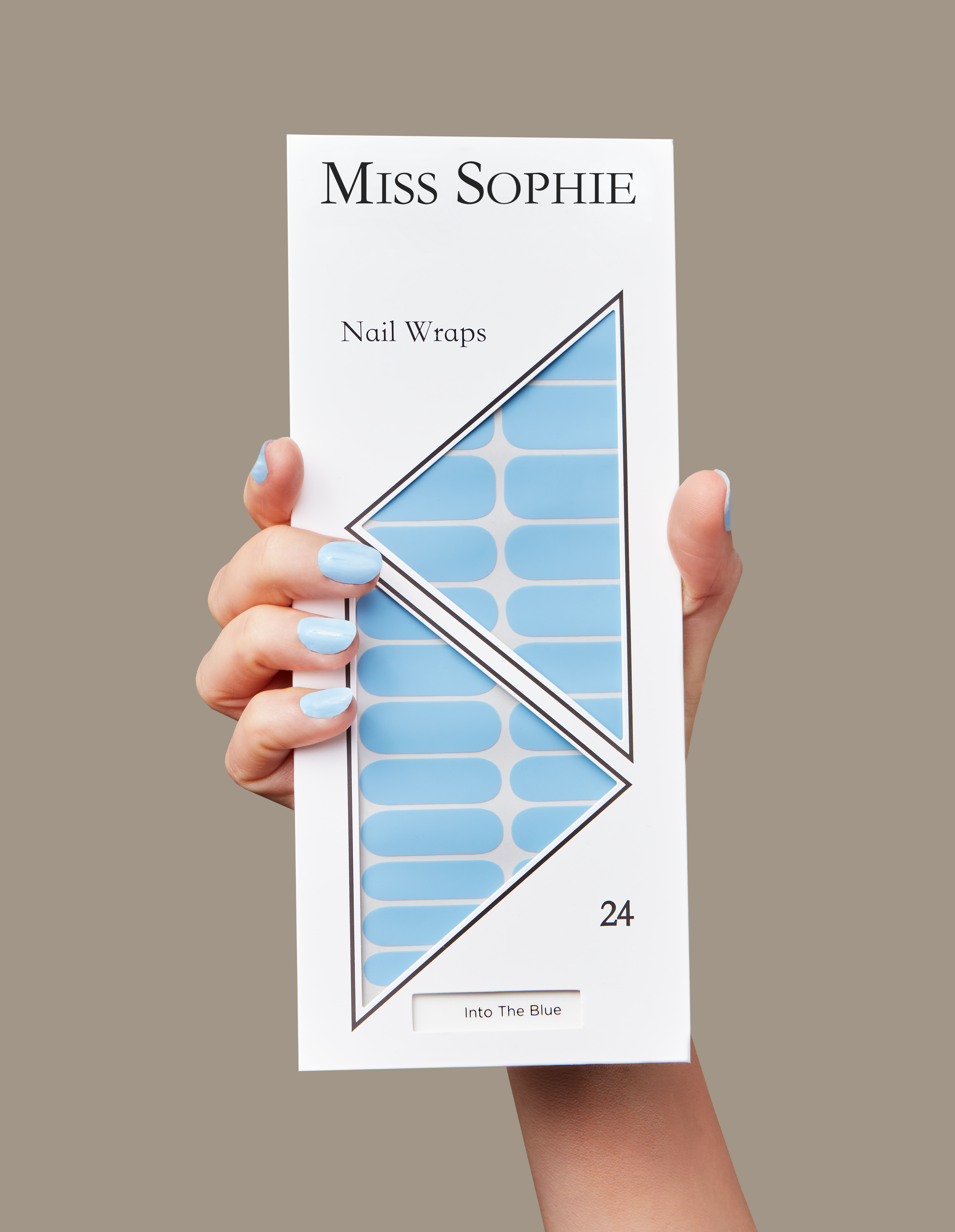 miss-sophie-into-the-blue-nail-wraps-meerblau image 4