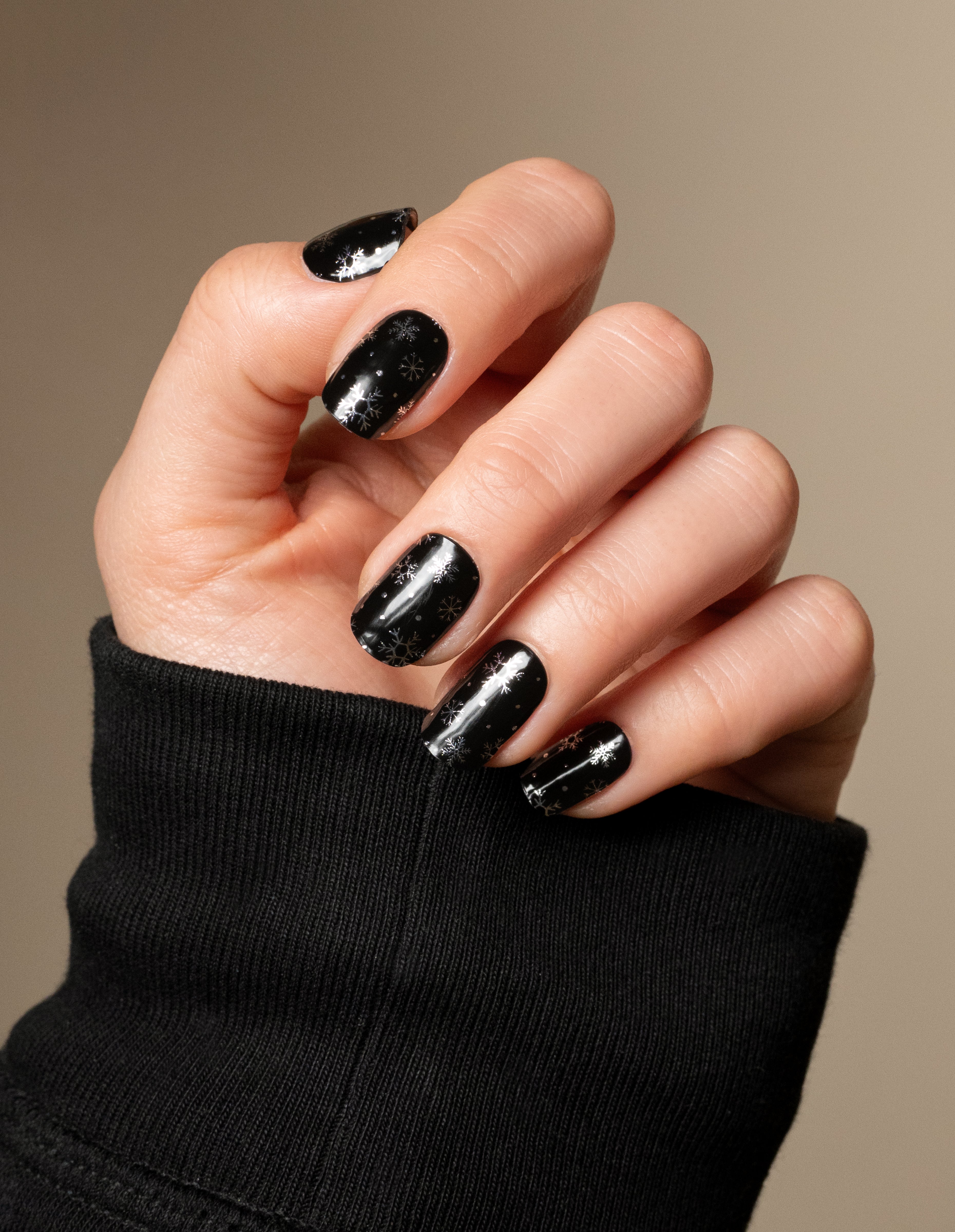 miss-sophie-snowstorm-nagelfolie-nail-wraps image 2