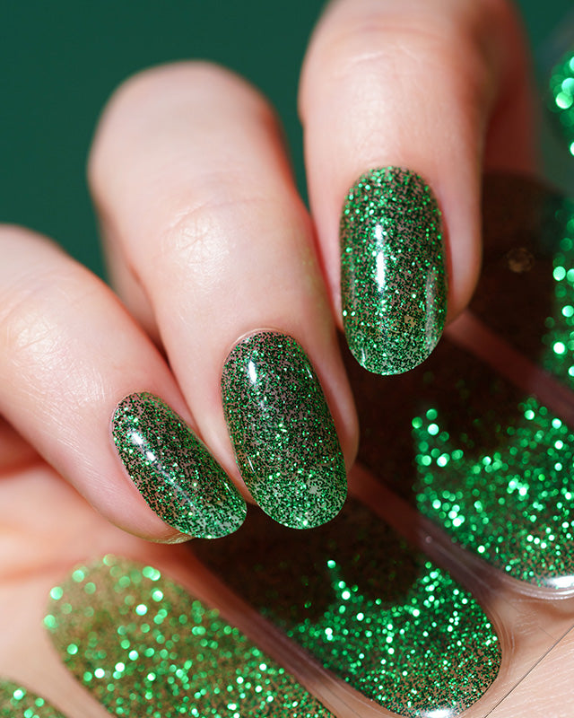 maniko-glittery-green-uv-gel-strips-tannengr-n-glitzer image 2