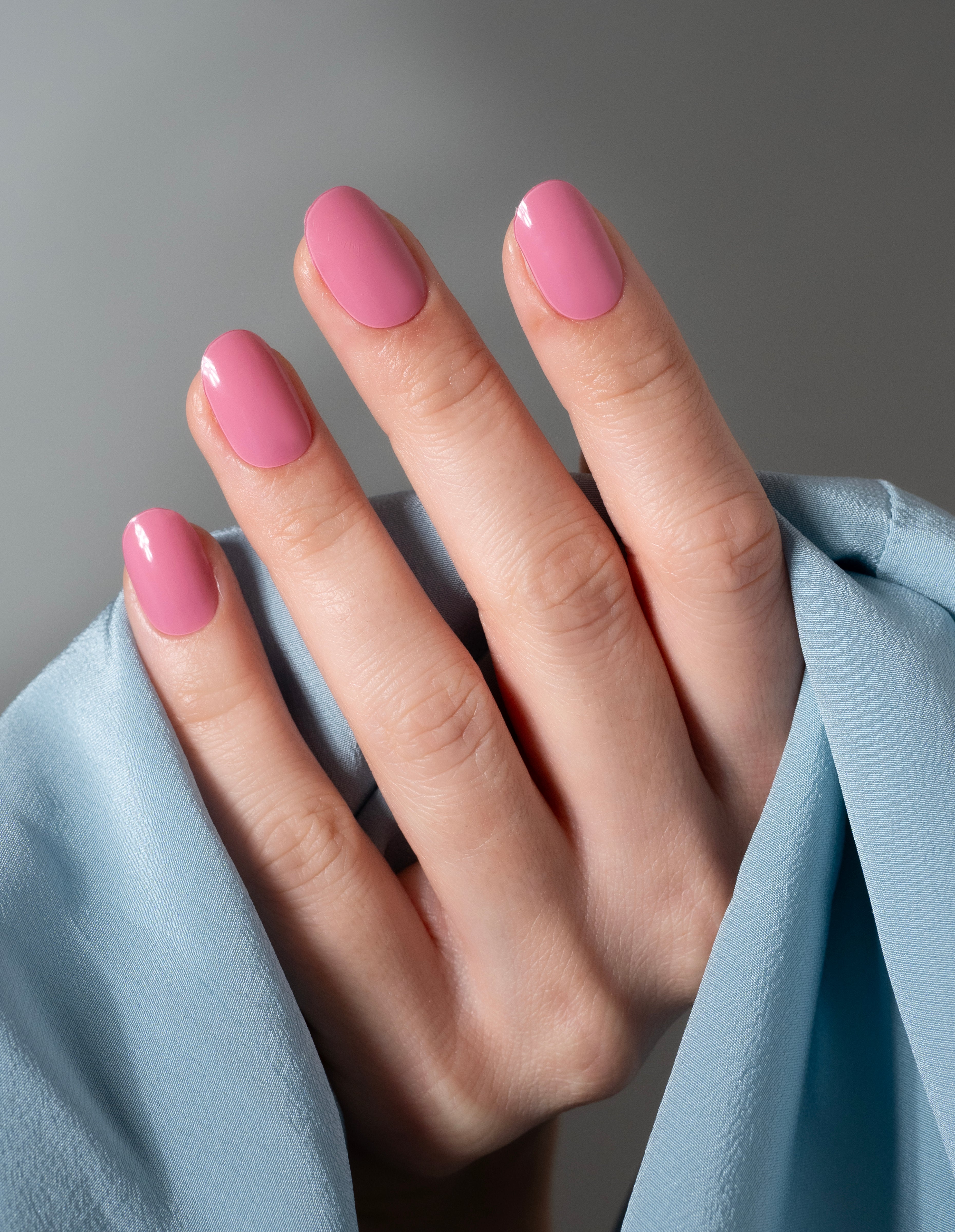 miss-sophie-first-kiss-uv-gel-nagelfolien-zartrosa image 2