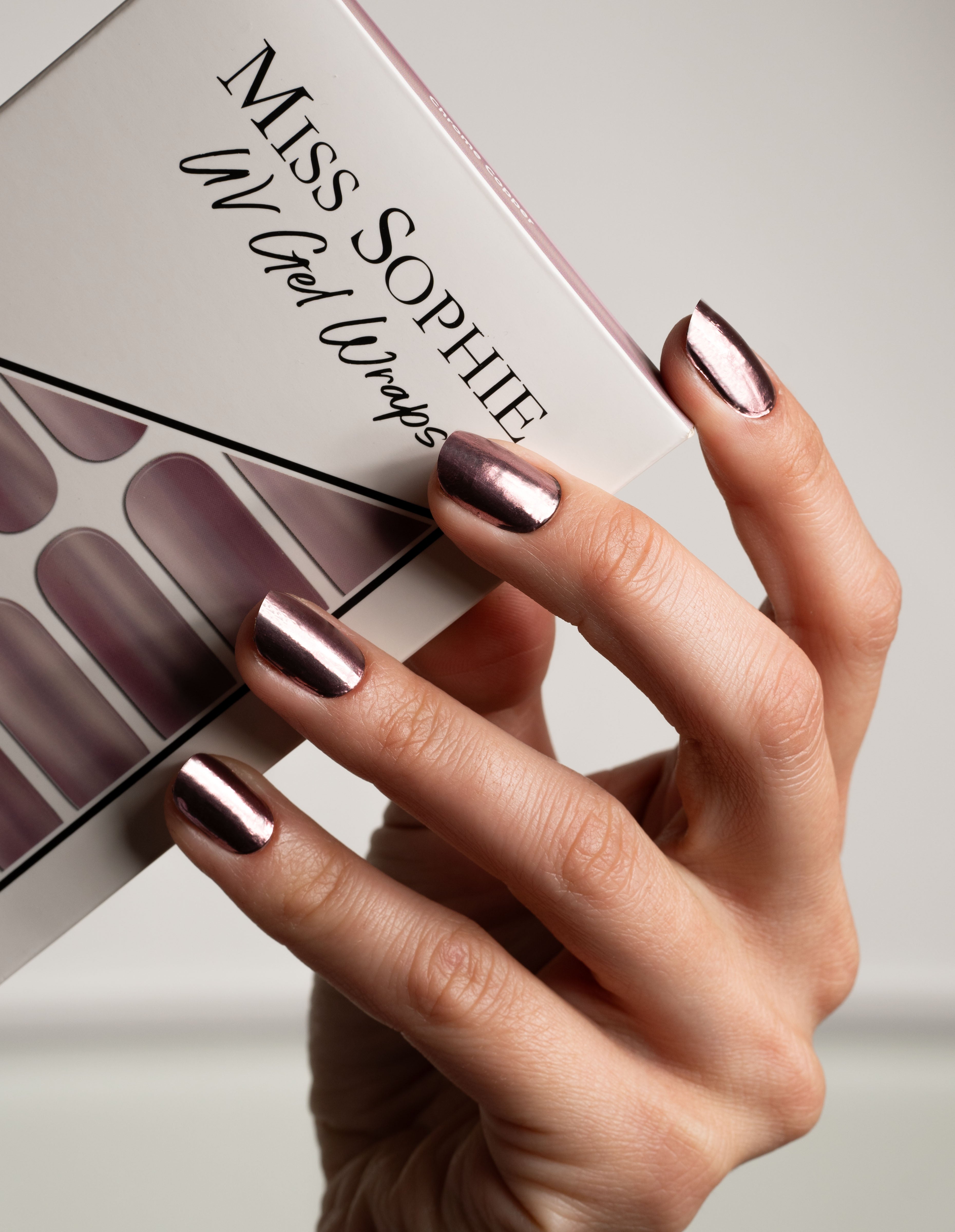 miss-sophie-chrome-copper-uv-uv-gel-nagelfolien-in-kupfer-chrome-finish image 3