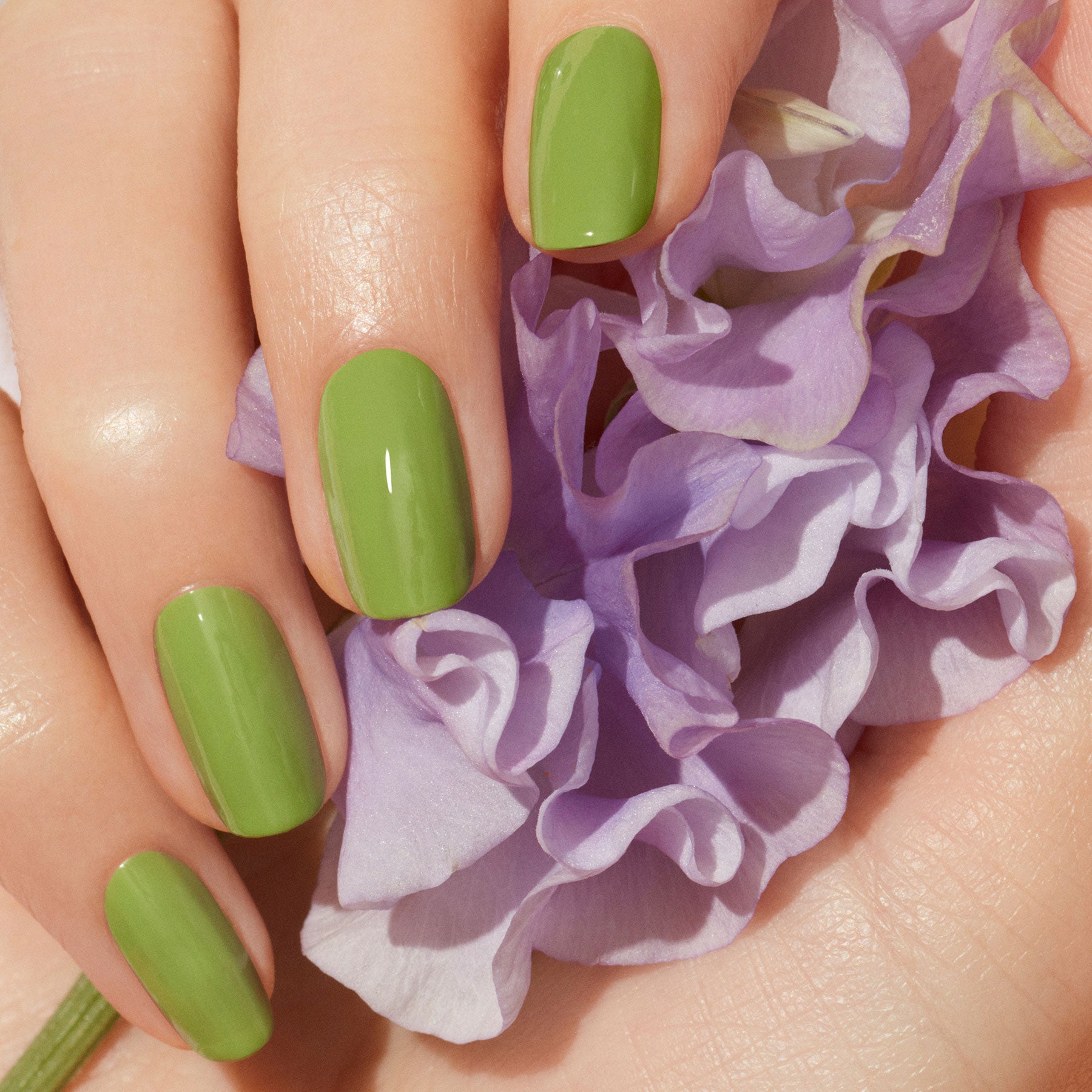 manucurist-green-nagellack-petit-pois-helles-frische-gr-n image 2