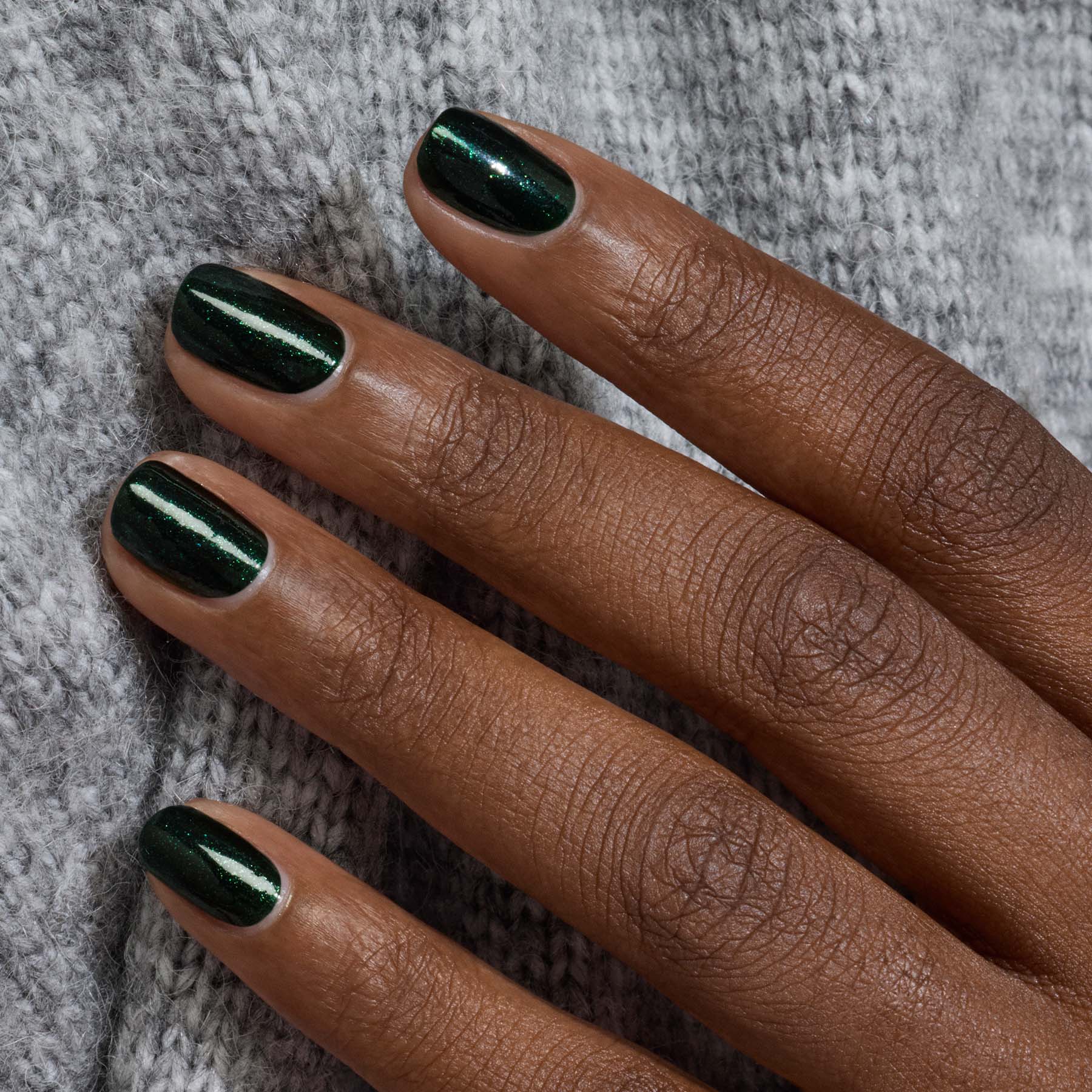 manucurist-poison-green-flash-gel-nagellack-tannengr-n-glitter image 3