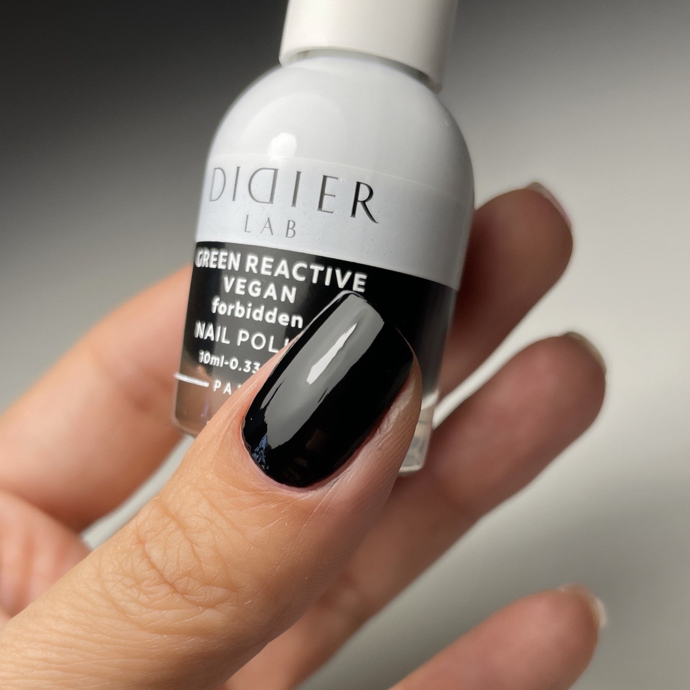 didier-lab-veganer-nagellack-forbidden-schwarz-10-ml image 2