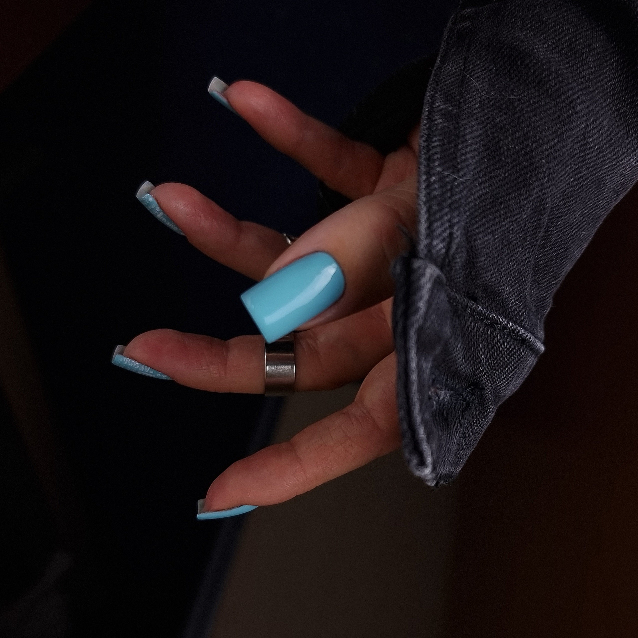 didier-lab-studios-didier-uv-nagellack-baby-blue-8-ml image 5
