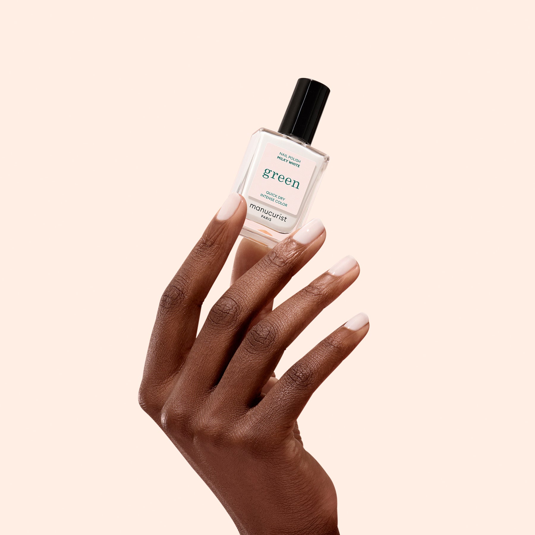 manucurist-green-milky-white-nagellack-milchiges-wei image 3