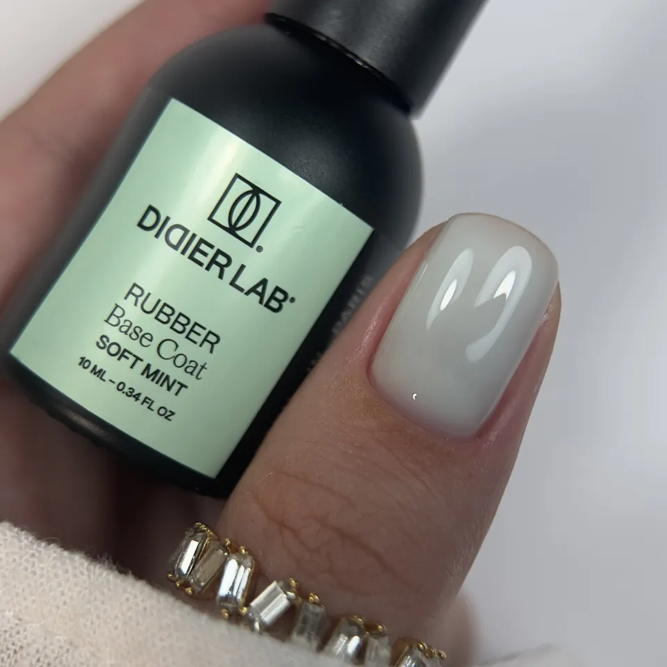 didier-lab-rubber-base-coat-soft-mint-10ml-hema-tpo-frei image 1
