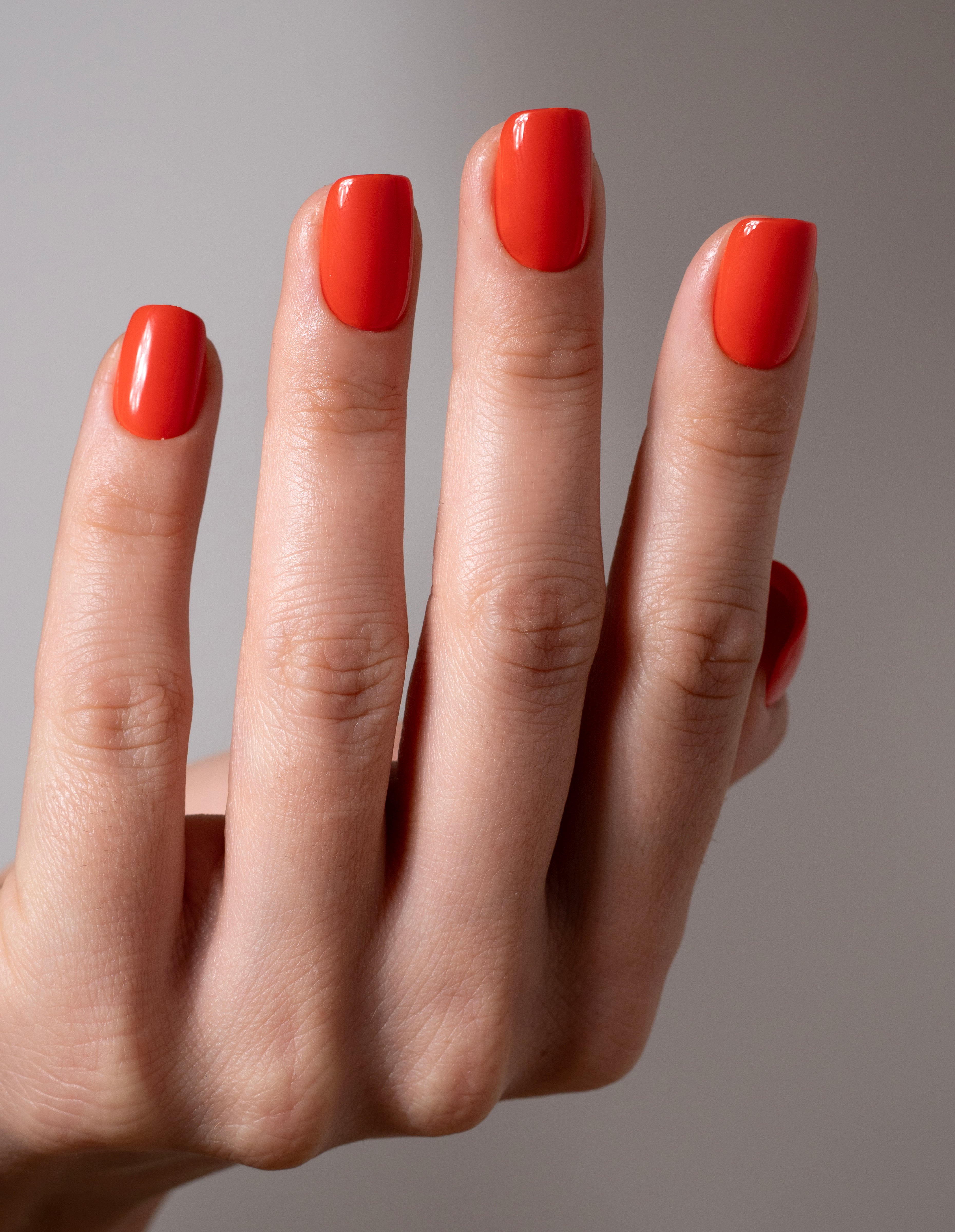 miss-sophie-lipstick-red-press-on-nails-short-square image 3