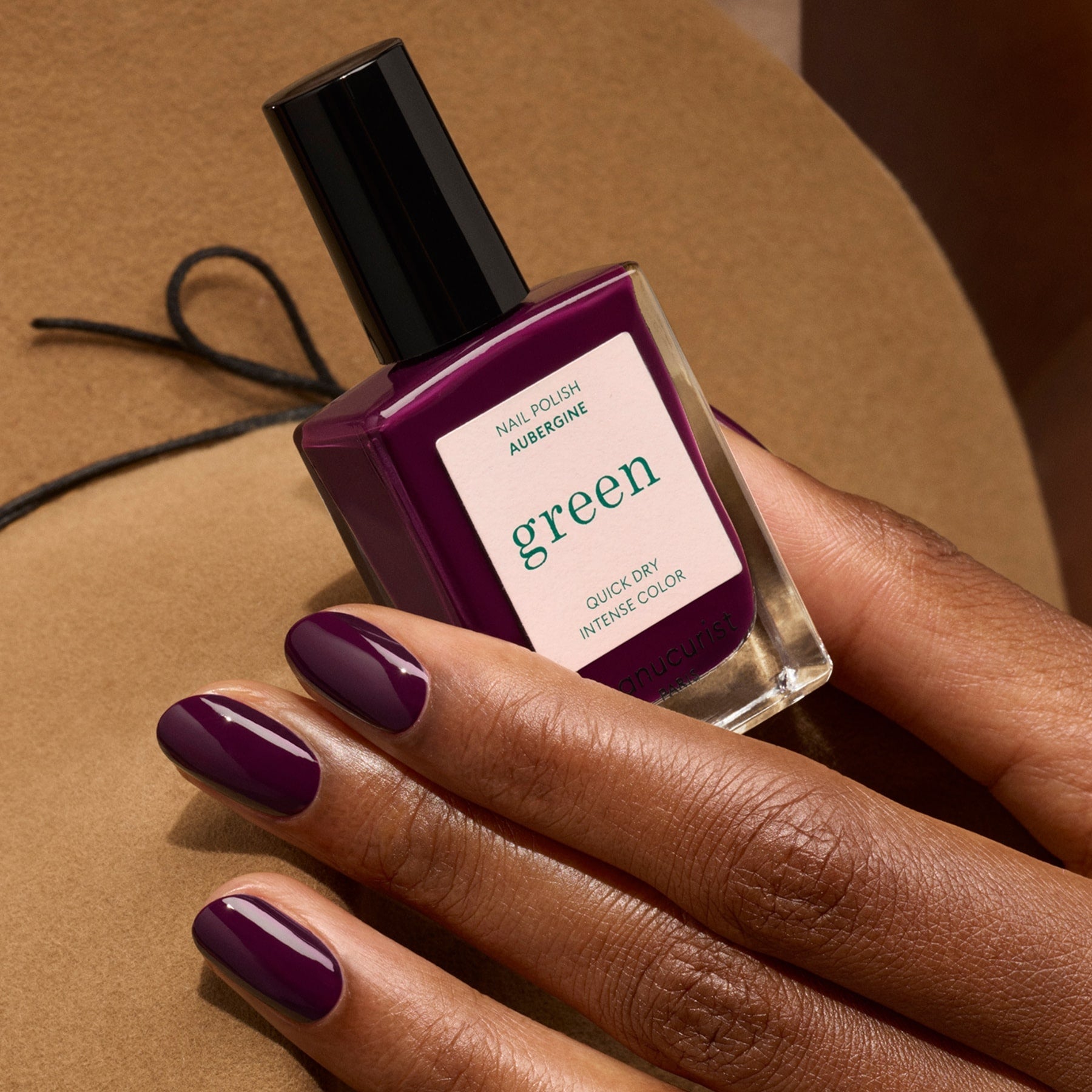 manucurist-green-nagellack-aubergine-dunkelviolett image 4