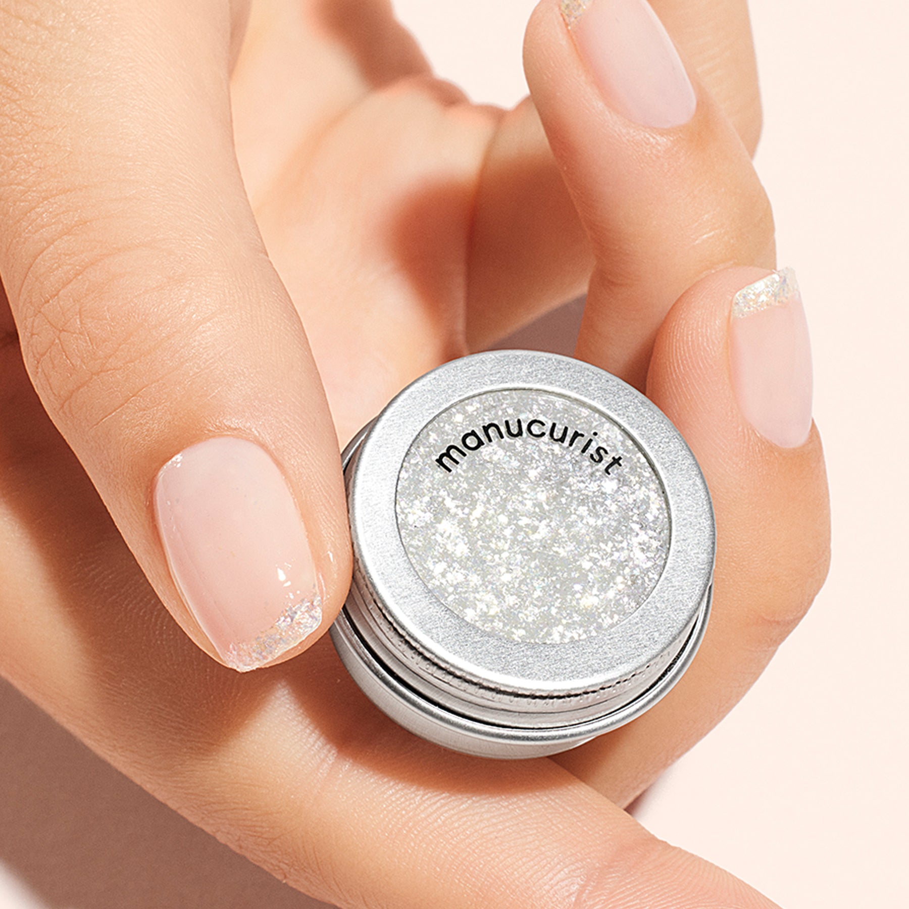 manucurist-perlmutt-flakes-nagel-puder-schneeflocken-finish image 3