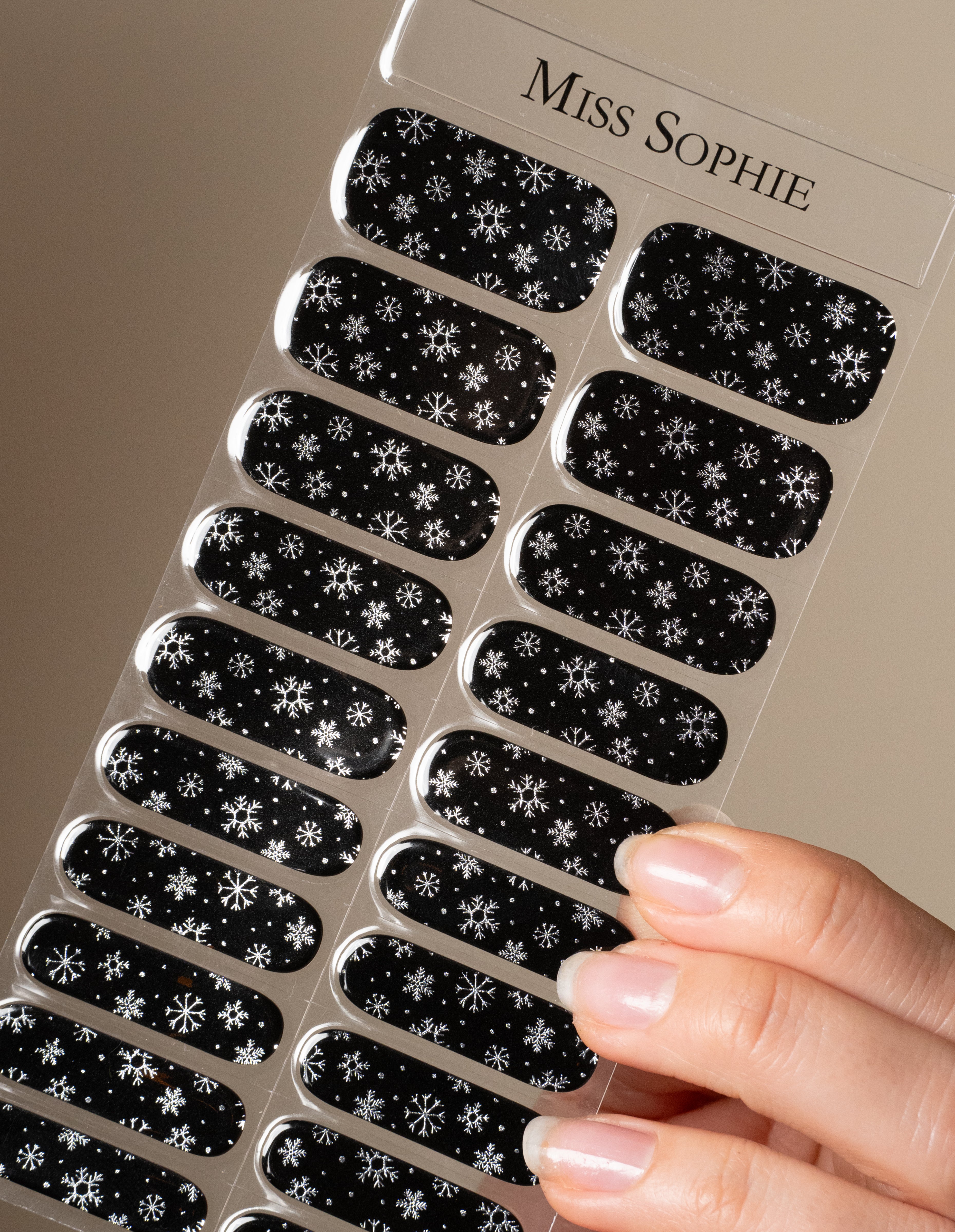 miss-sophie-snowstorm-uv-gel-nagelfolien image 3