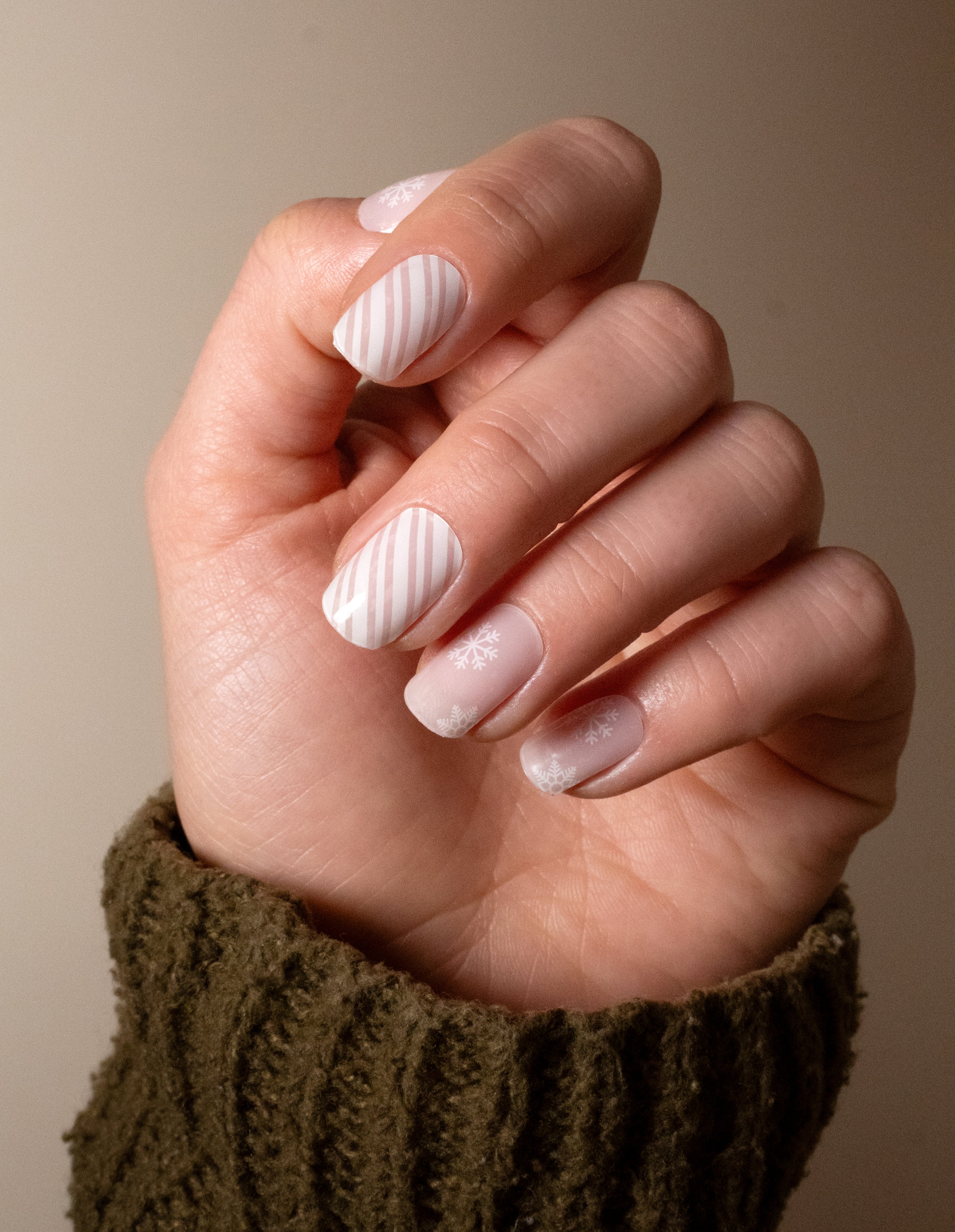 miss-sophie-frosted-pink-nagelfolien image 2