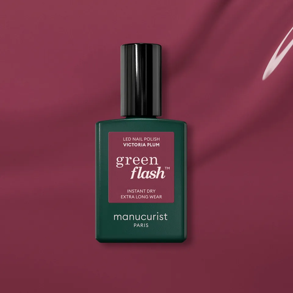 manucurist-victoria-plum-green-flash-gel-nagellack-prune image 1