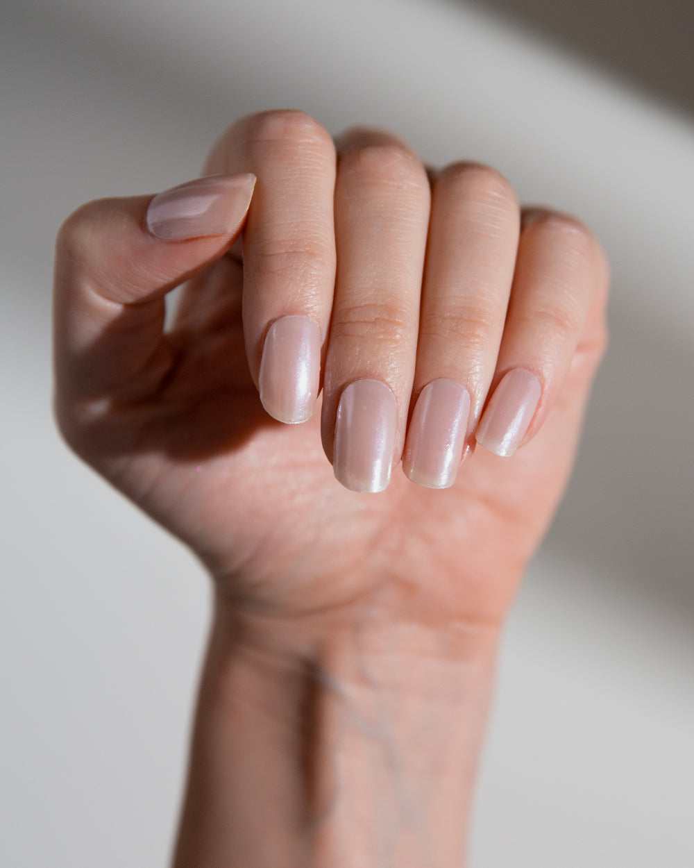 maniko-glazed-donut-uv-gel-strips-pearl-chrome-creme-rosa image 4
