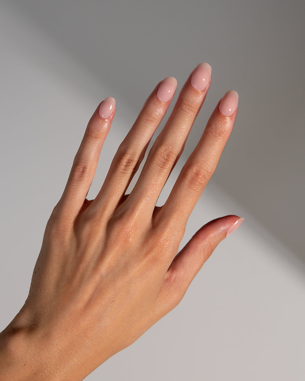 maniko-creamy-sheer-uv-uv-gel-strips-semi-transparent image 2