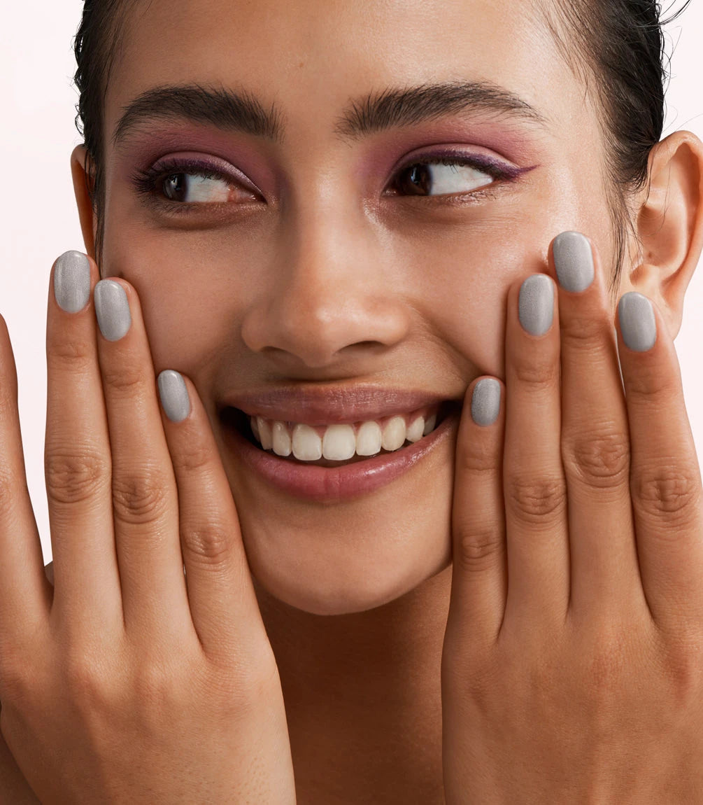 pink-gellac-231-strictly-silver-gel-nagellack image 3